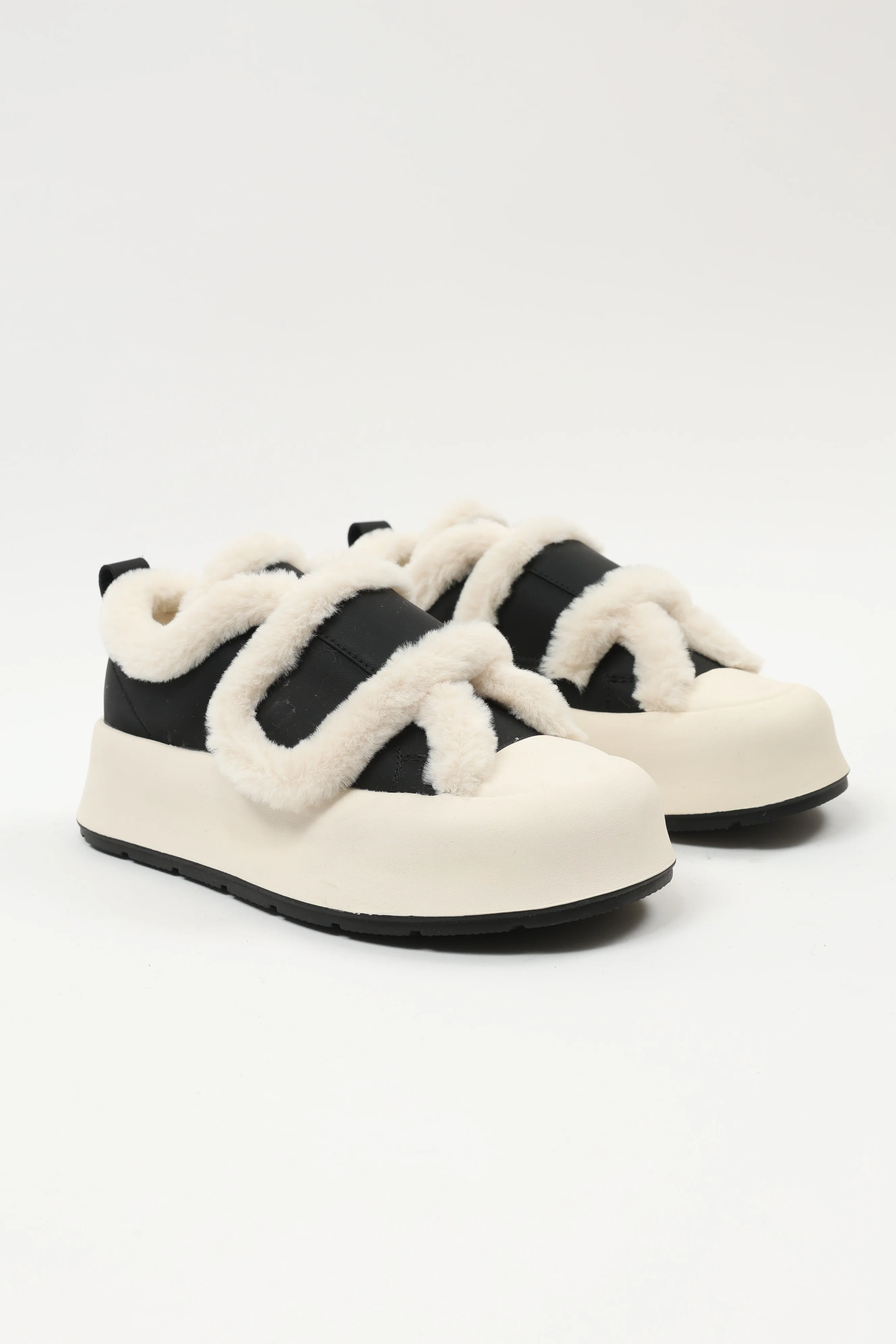 Leora Black - Image 5