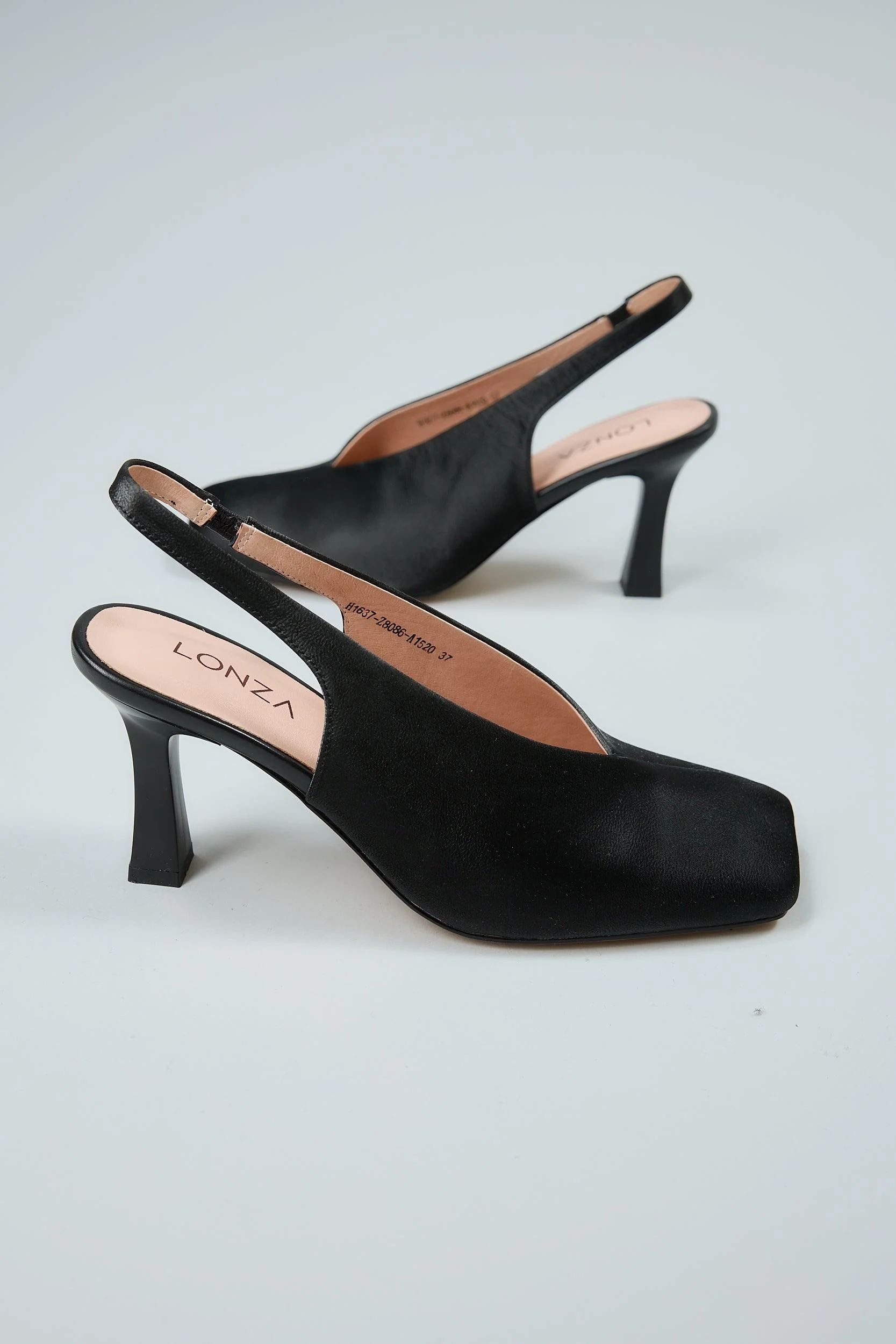 Linda Black - Image 13