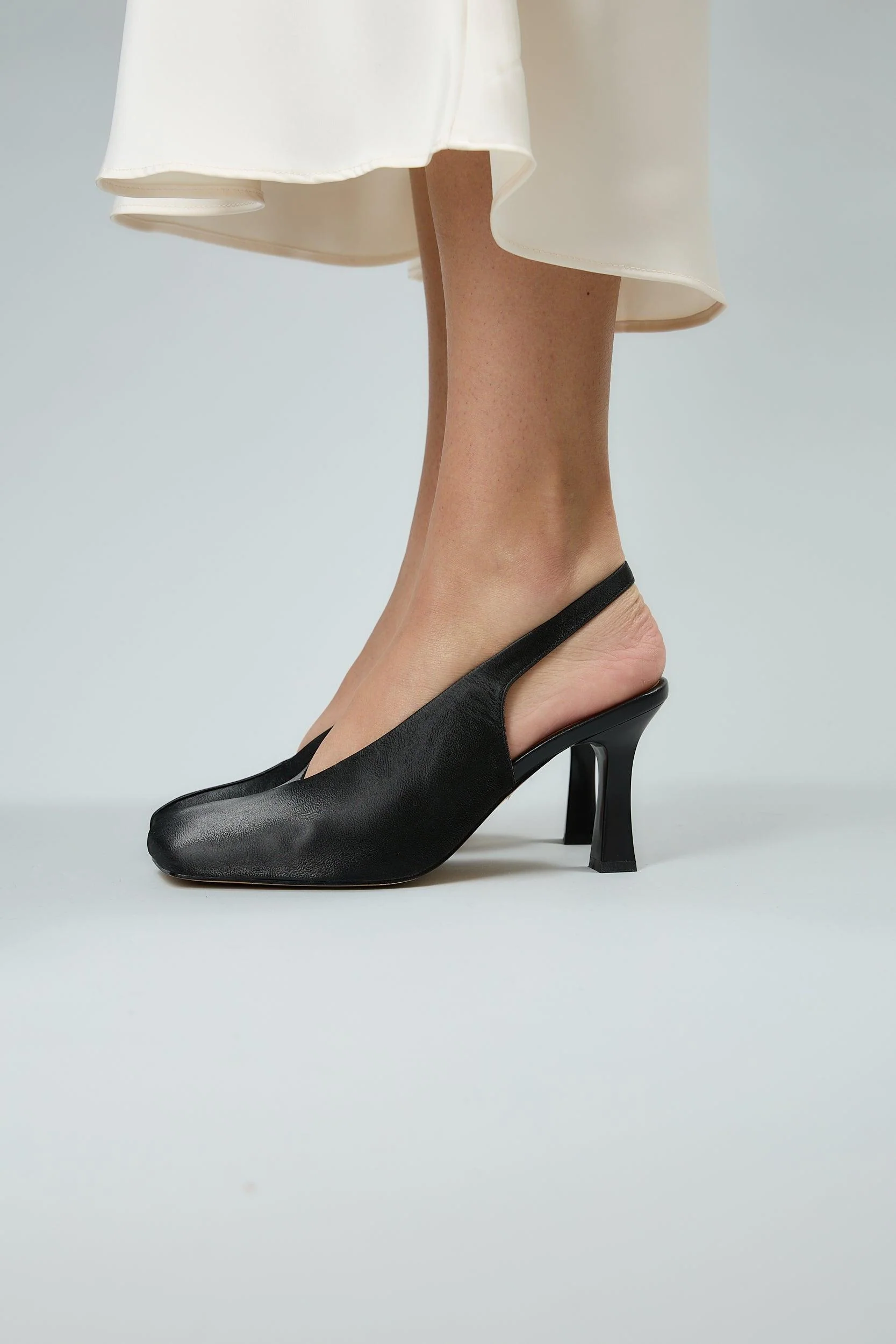 Linda Black - Image 7