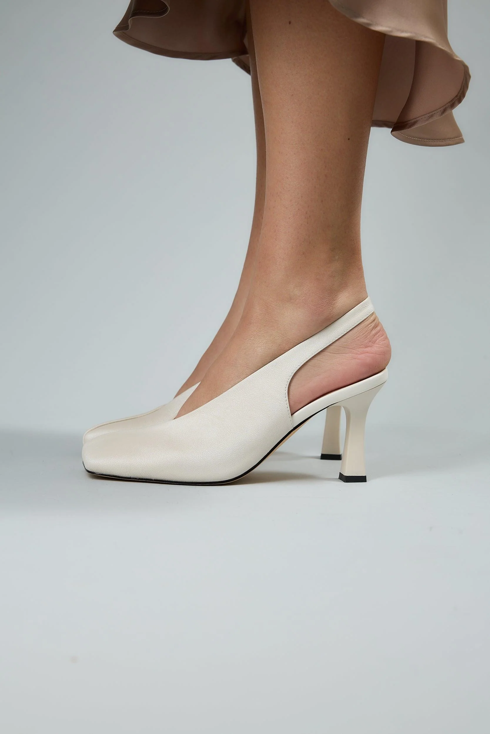 Linda White - Image 5