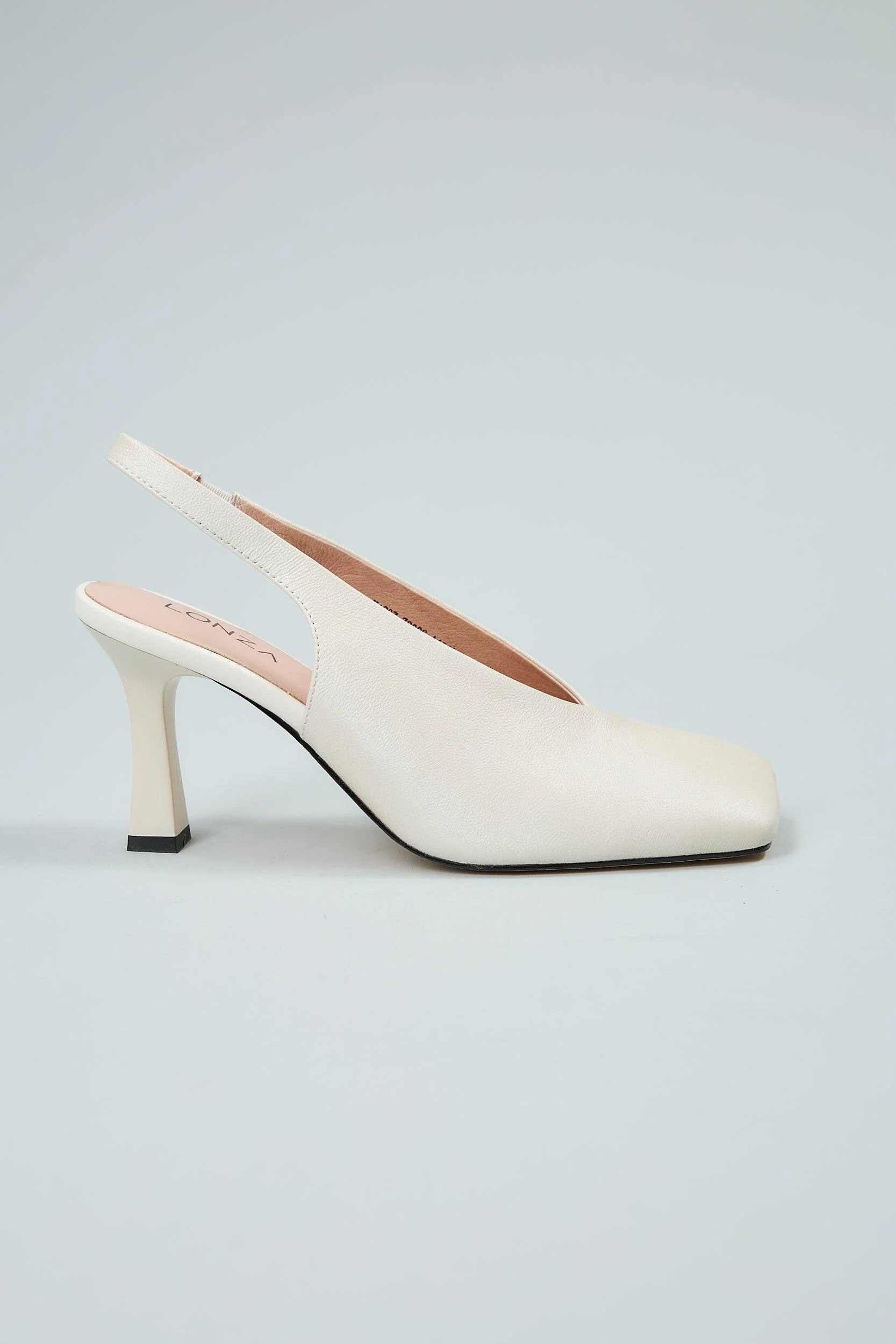 Linda White - Image 7