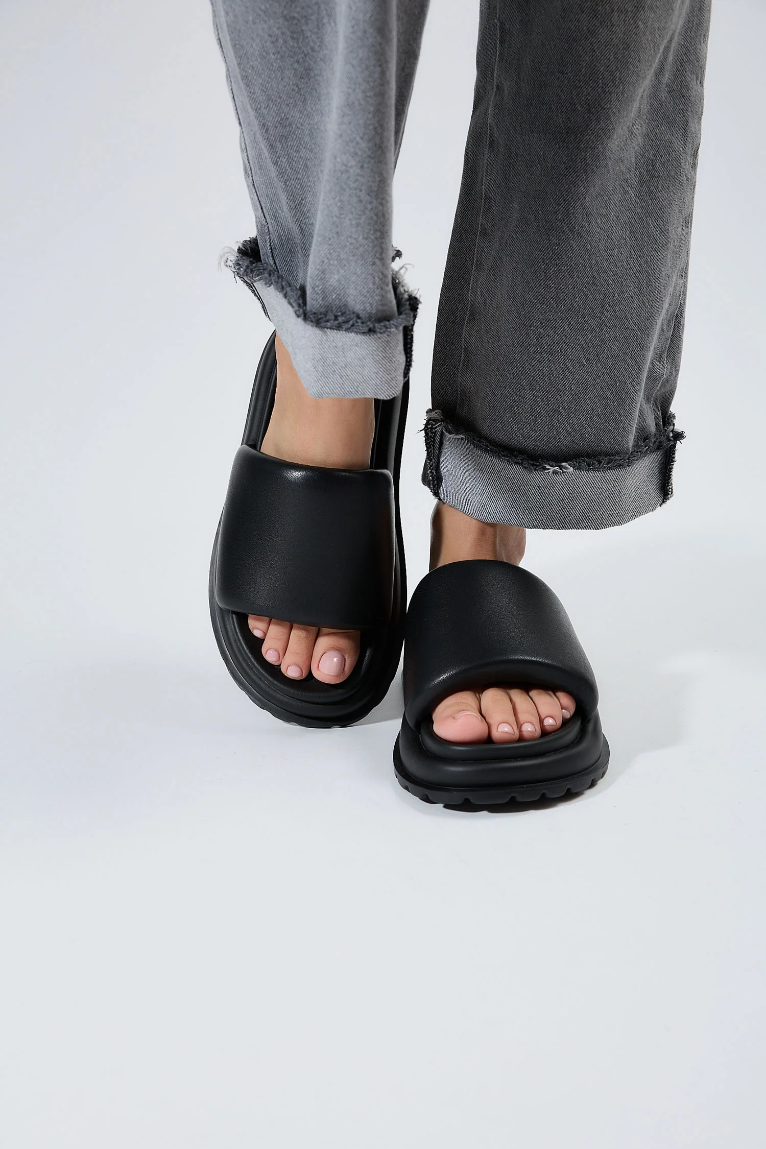 Lola Black - Image 4