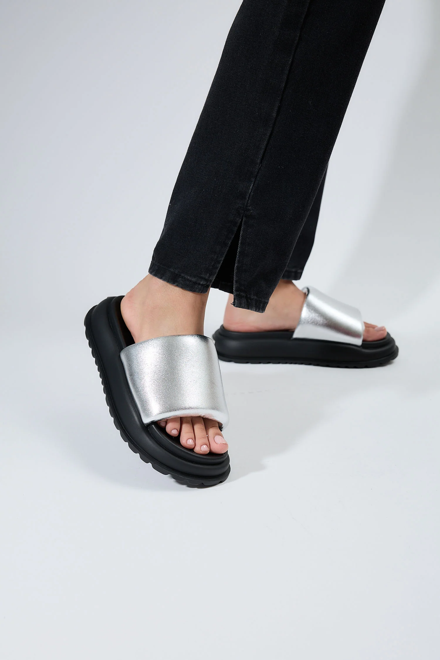 Lola Silver - Image 4
