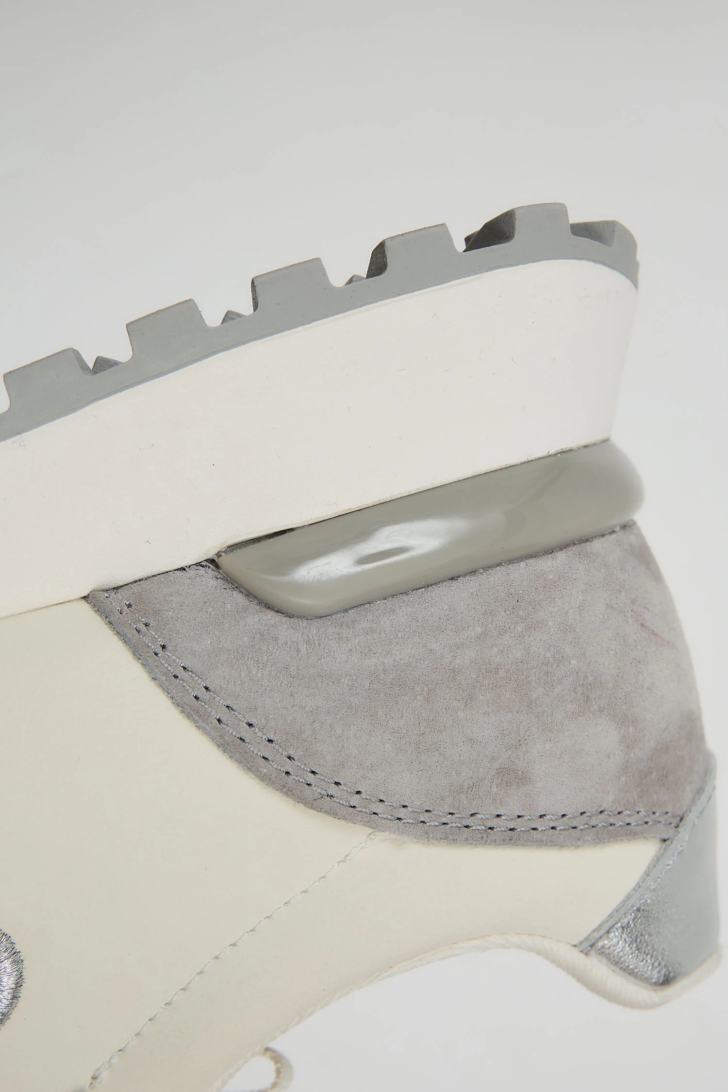 Lucania White - Image 12