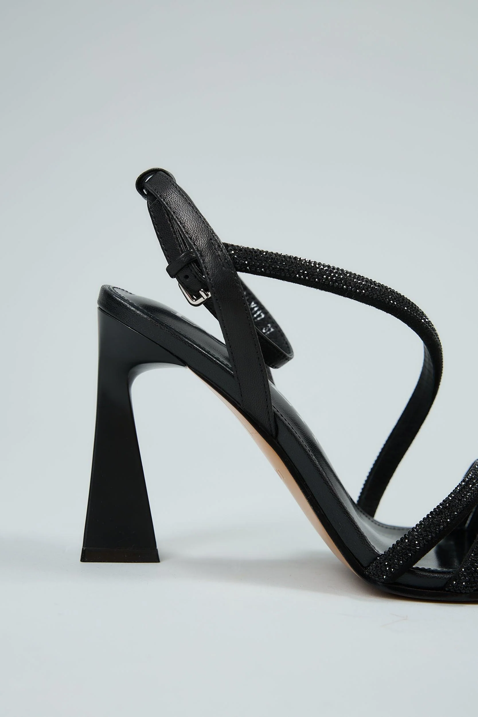 Lucia Black - Image 10