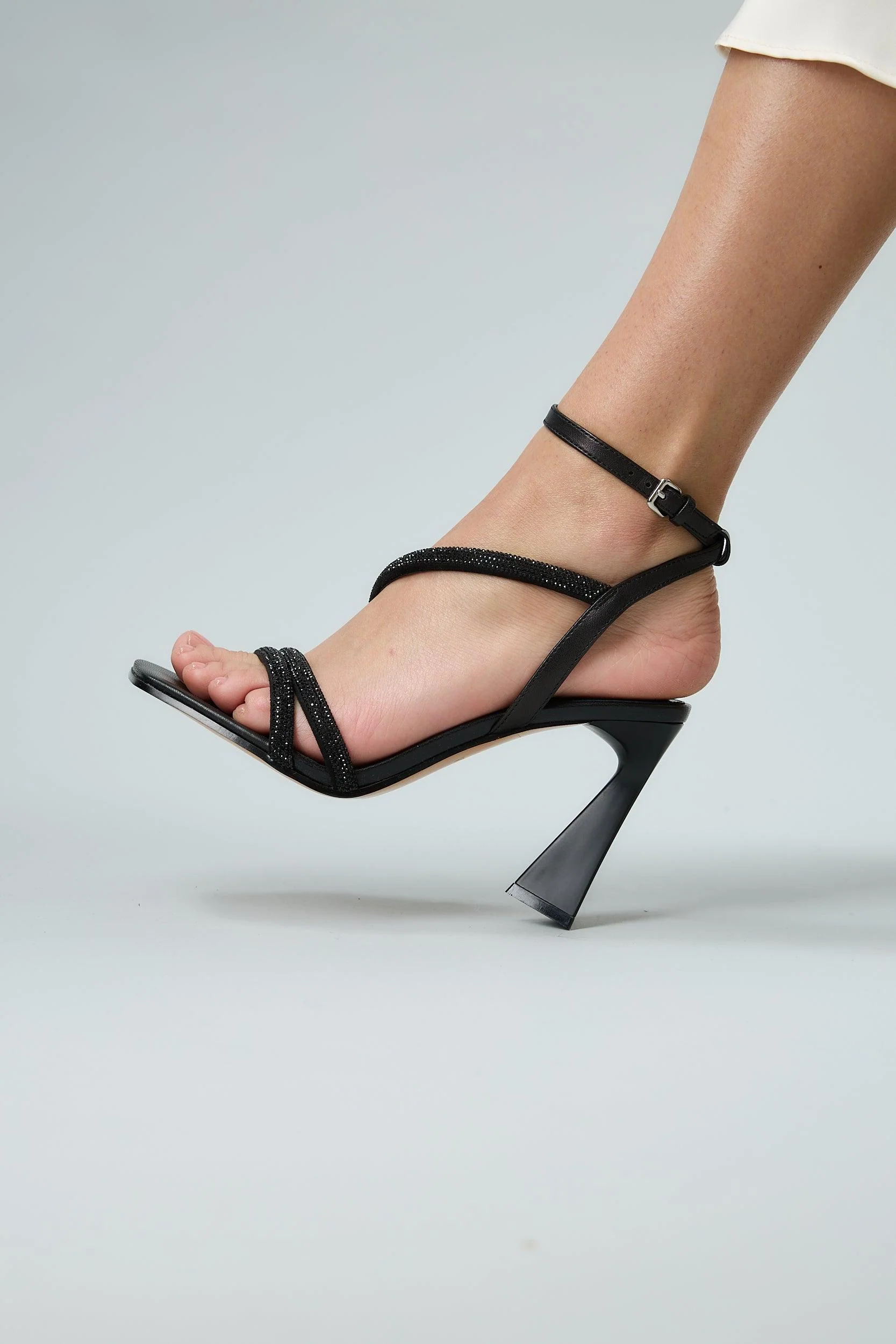 Lucia Black - Image 3