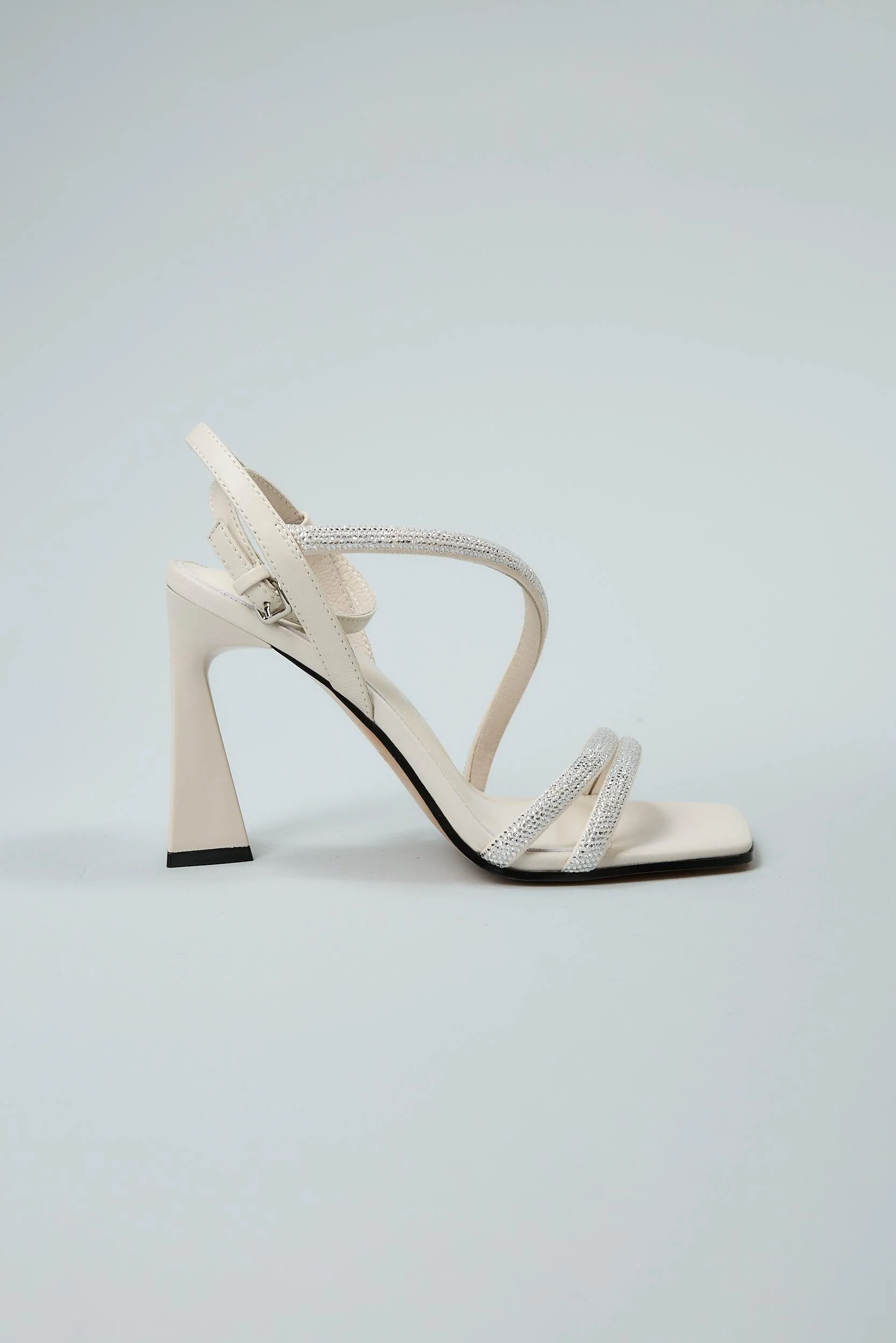 Lucia Milk - Image 11