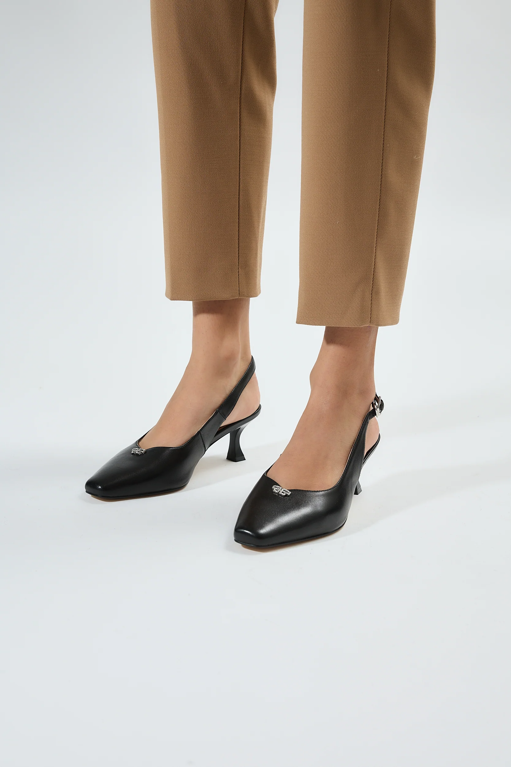 Maira Black - Image 12
