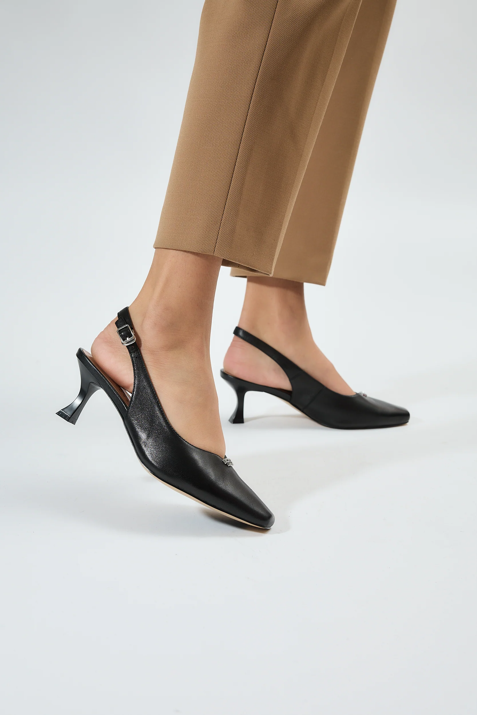 Maira Black - Image 13