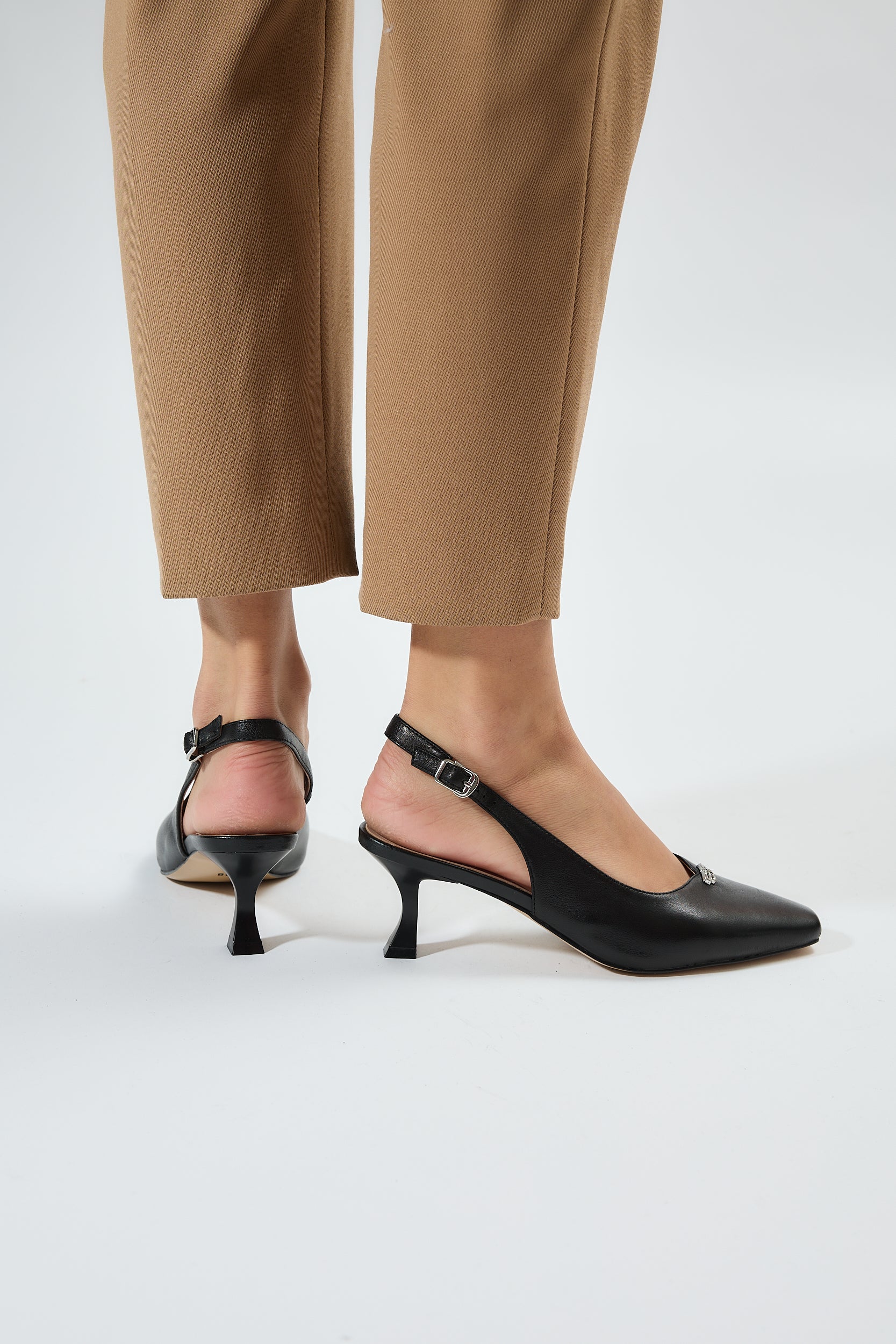 Maira Black - Image 14