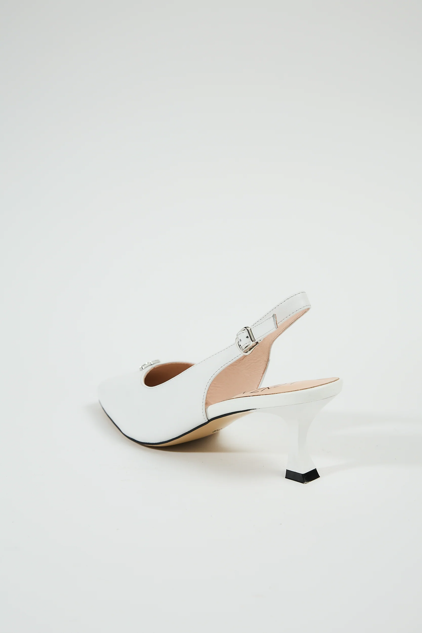 Maira White - Image 3