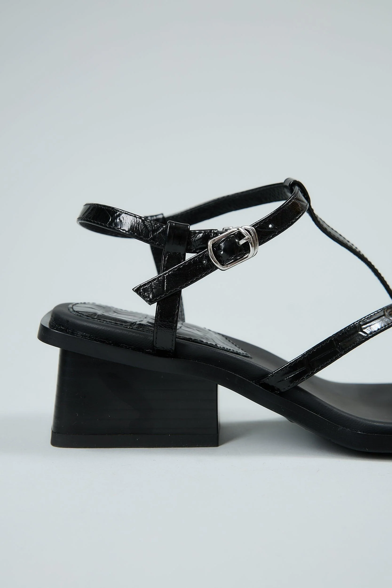 Marta Black - Image 10