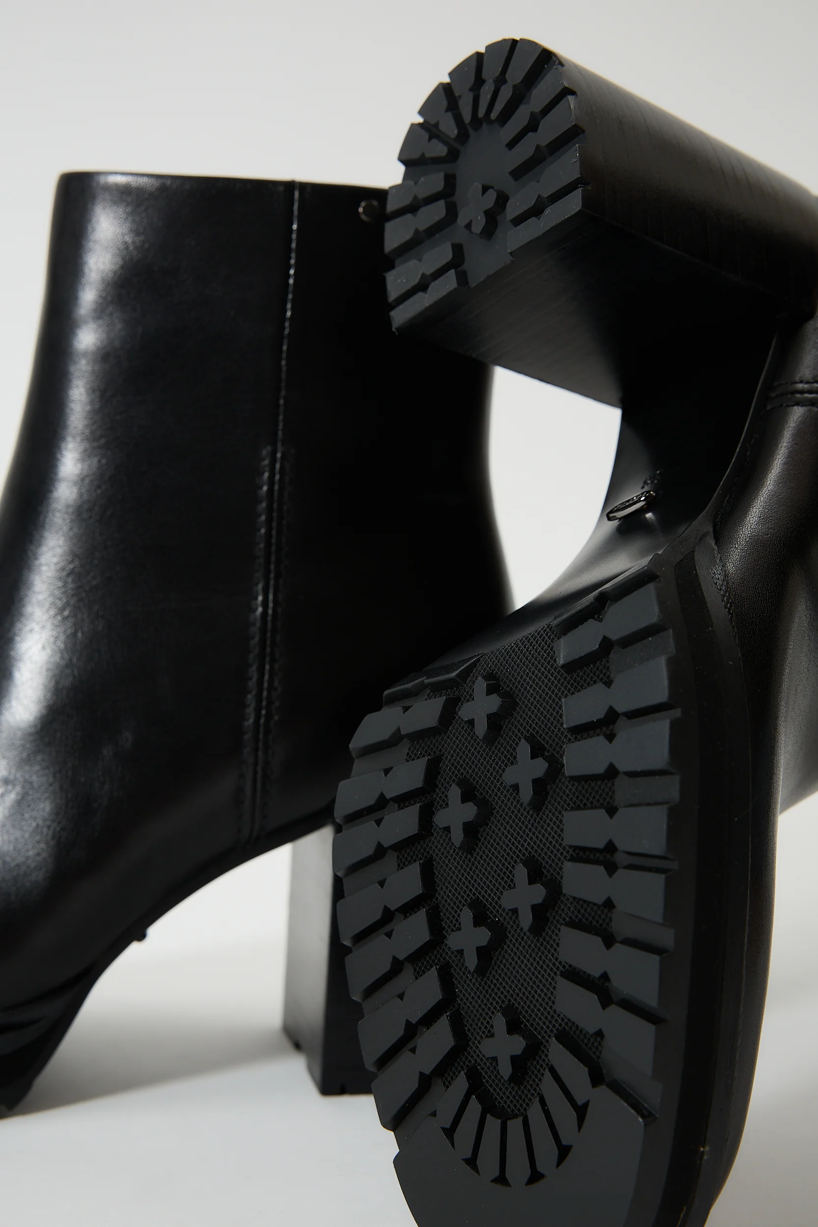 Melia Black - Image 6