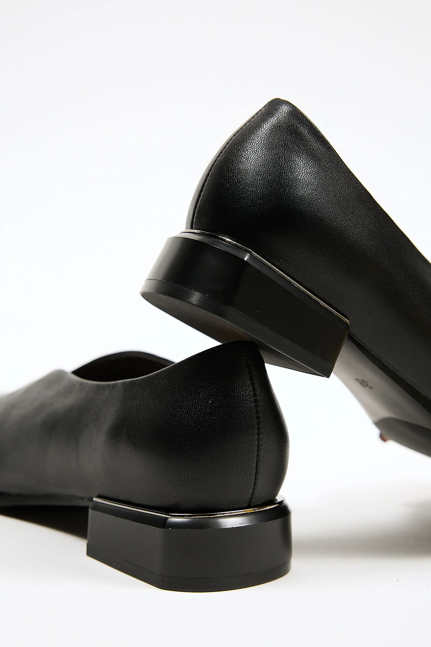 Milas Black - Image 4