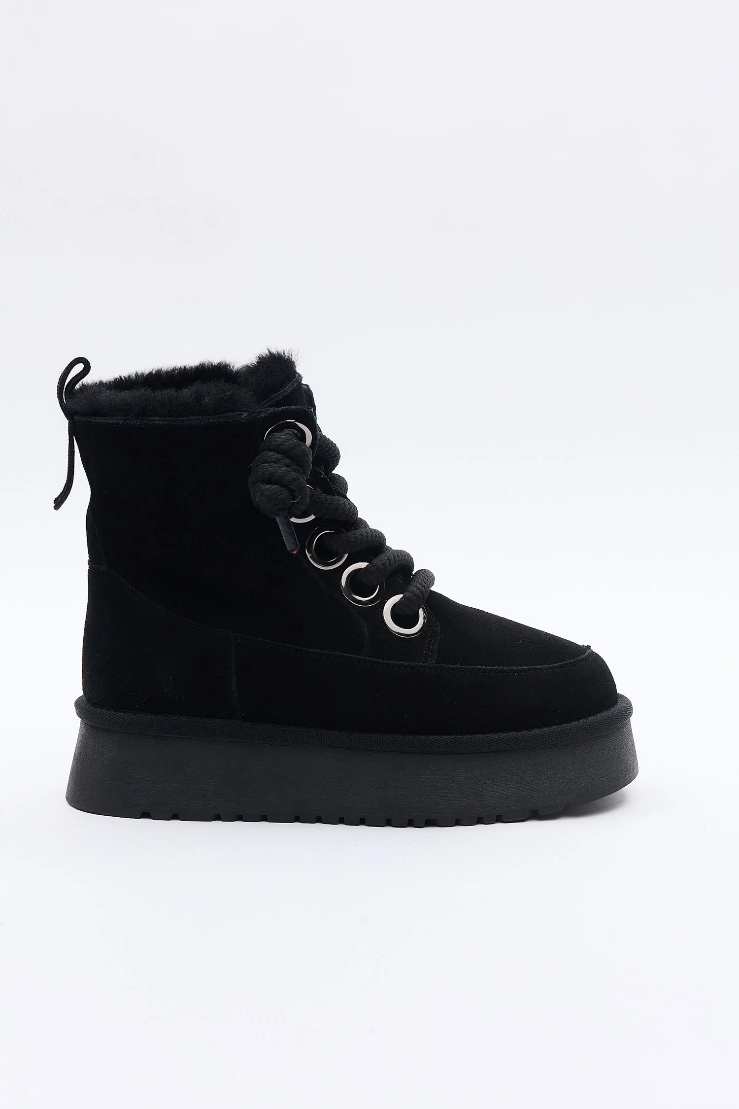 Mistelle Black