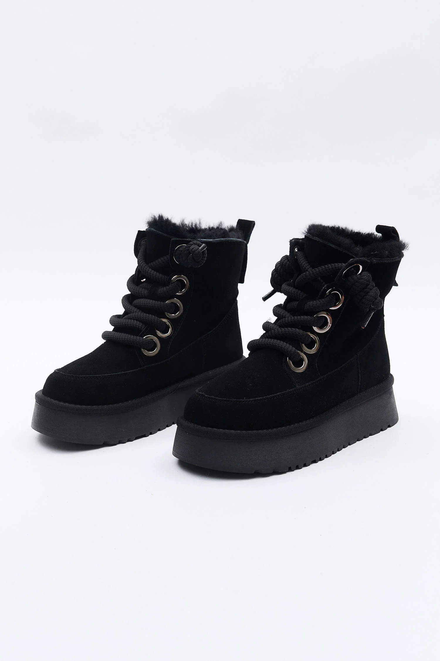 Mistelle Black - Image 3
