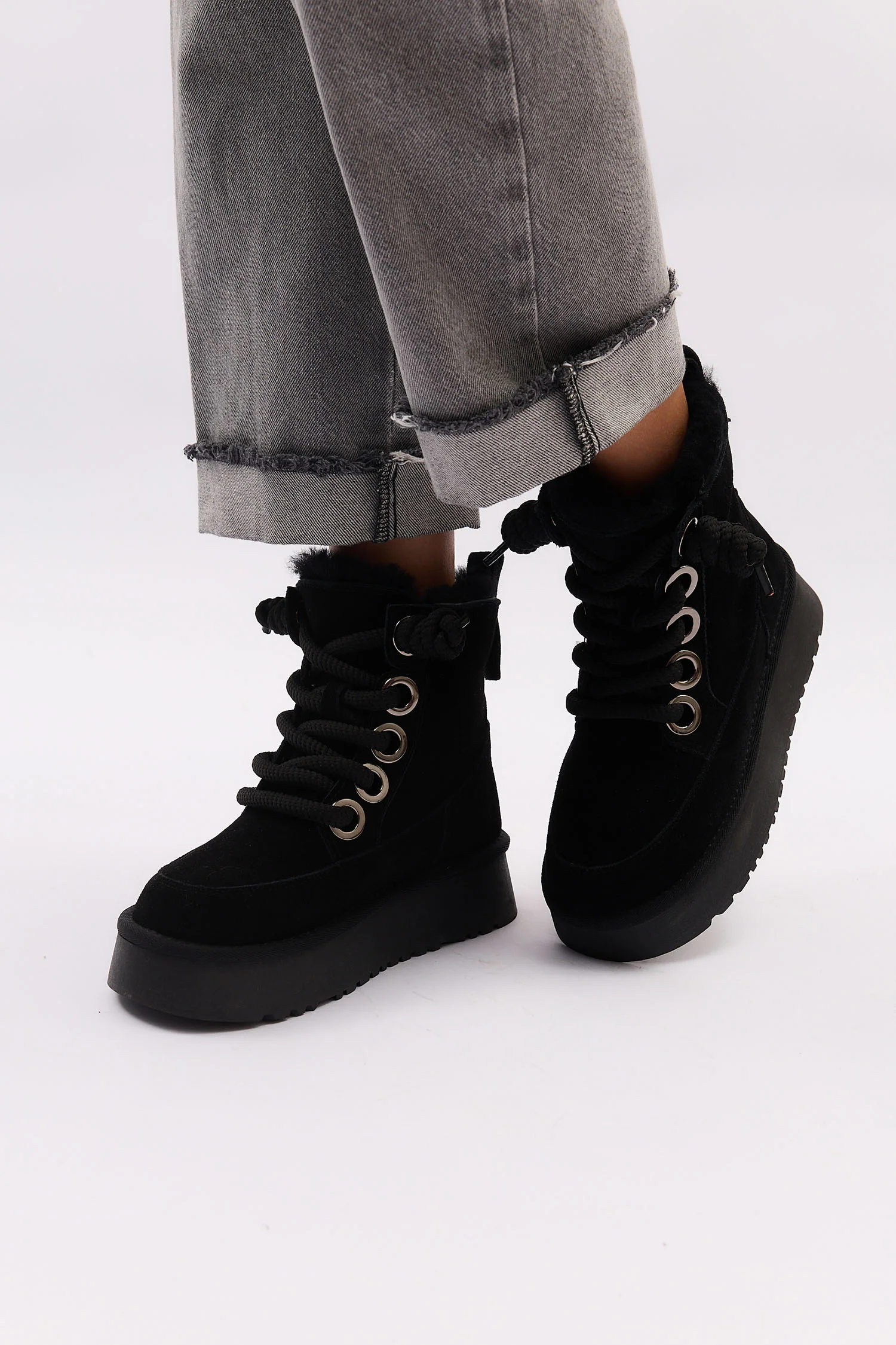 Mistelle Black - Image 8
