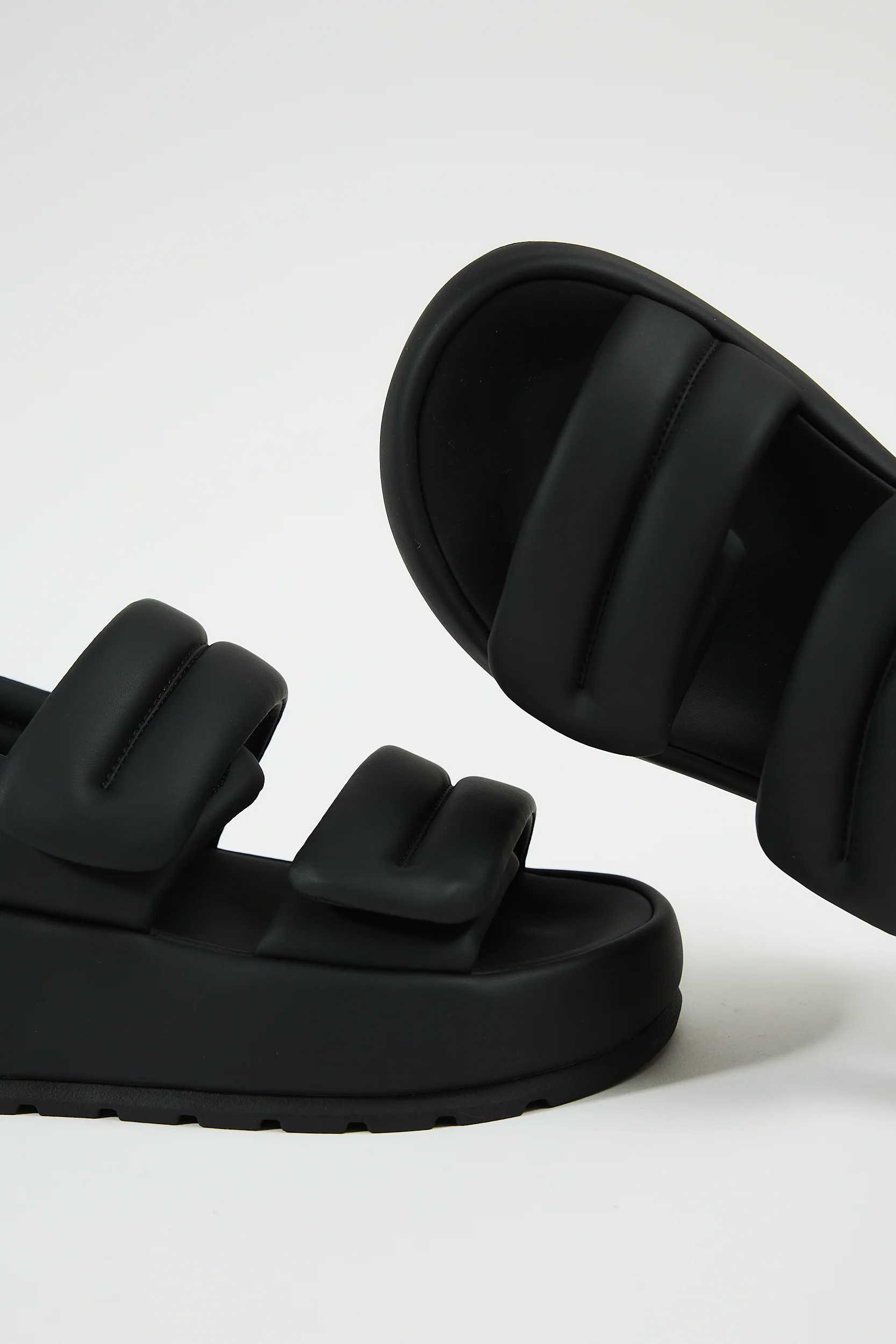 Niceole Black - Image 11