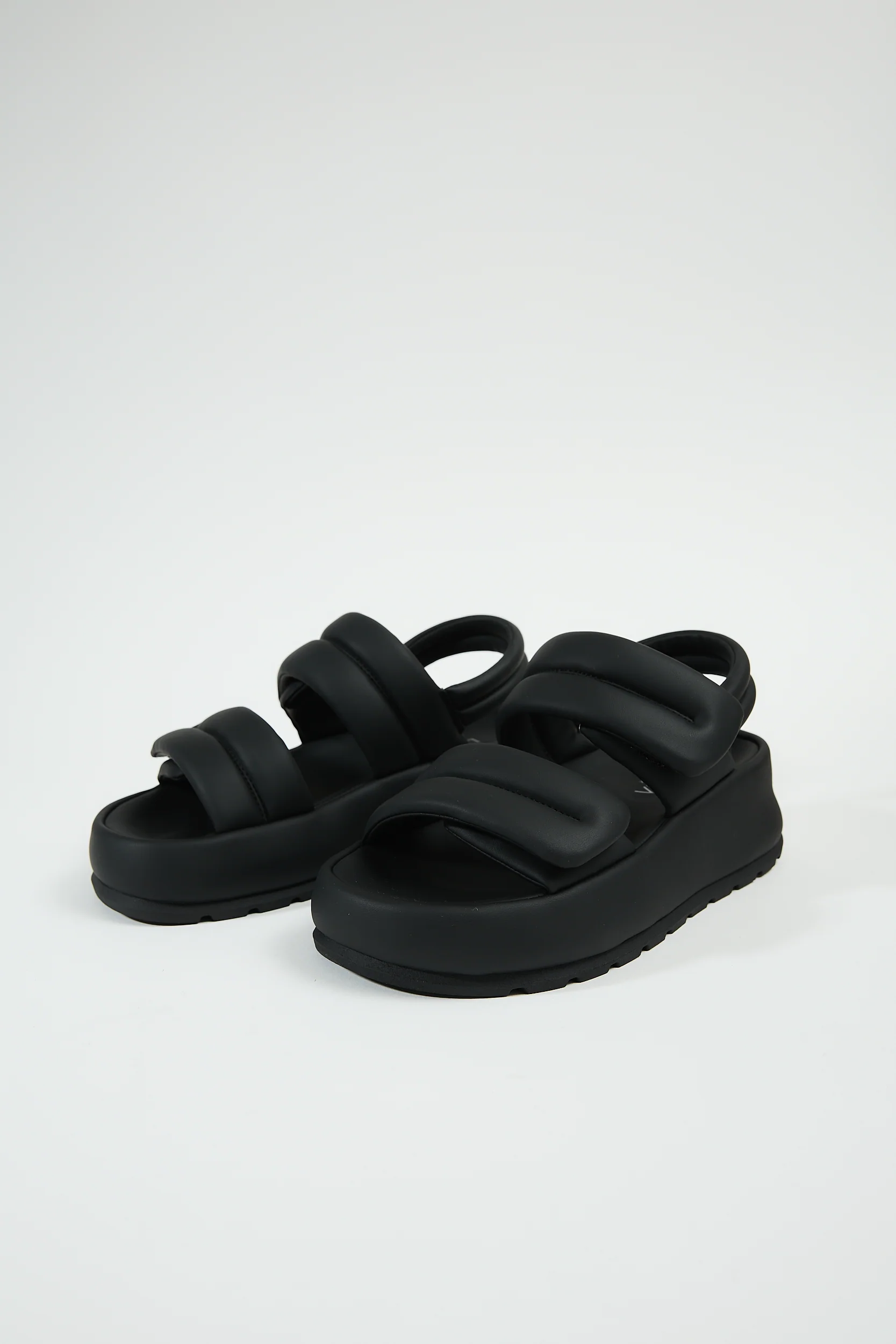 Niceole Black - Image 4