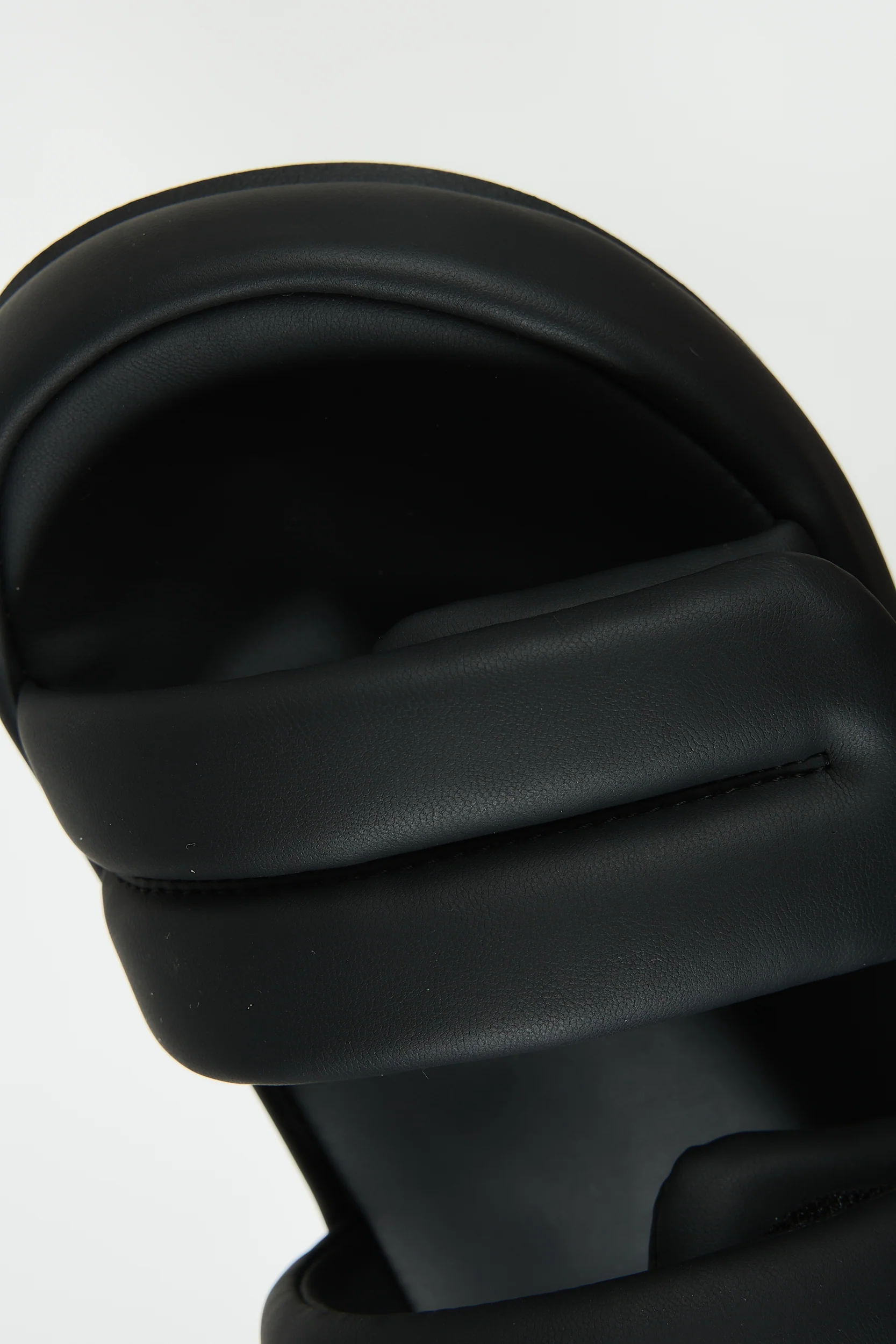 Niceole Black - Image 8