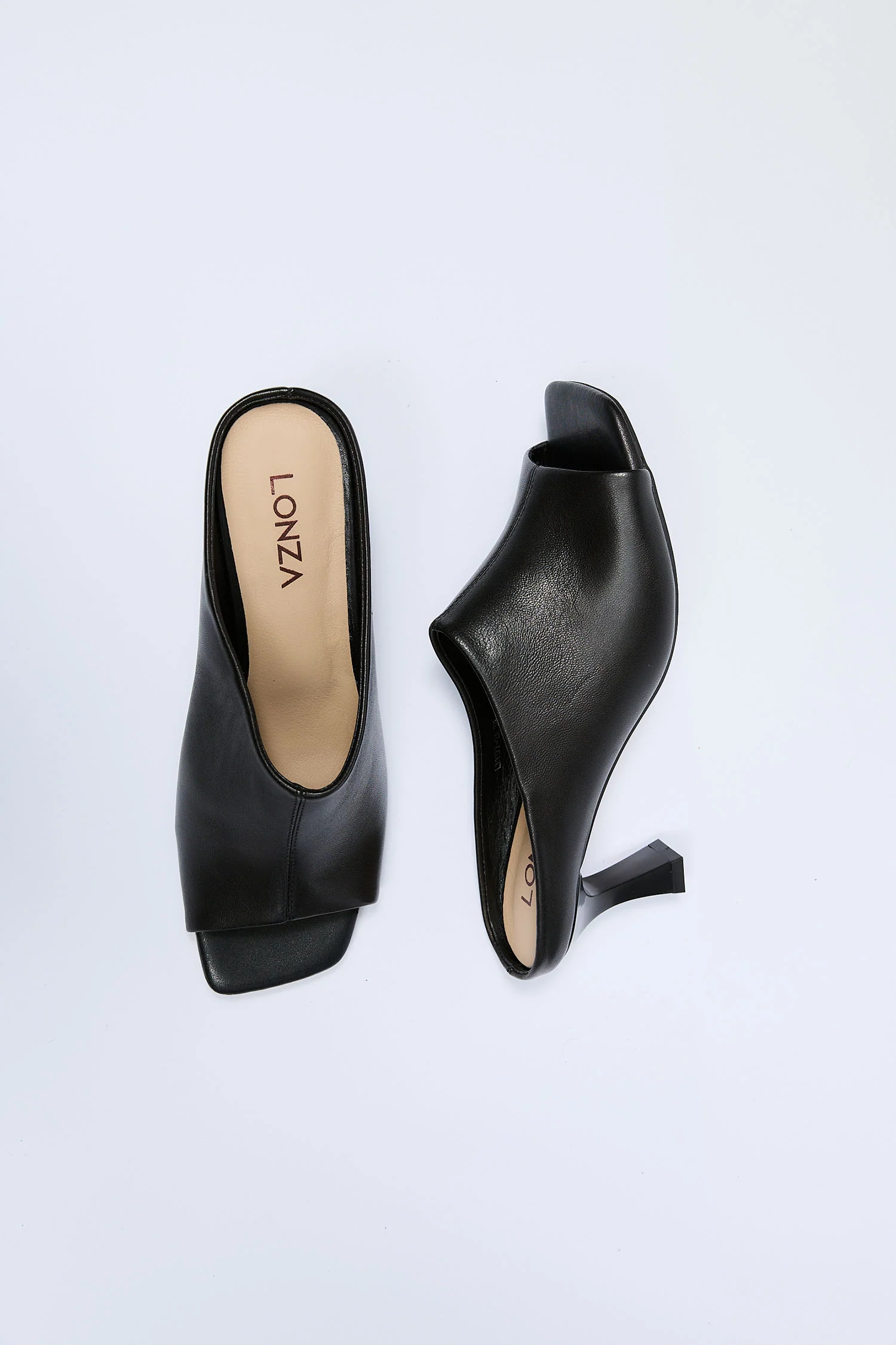 Nora Black - Image 5
