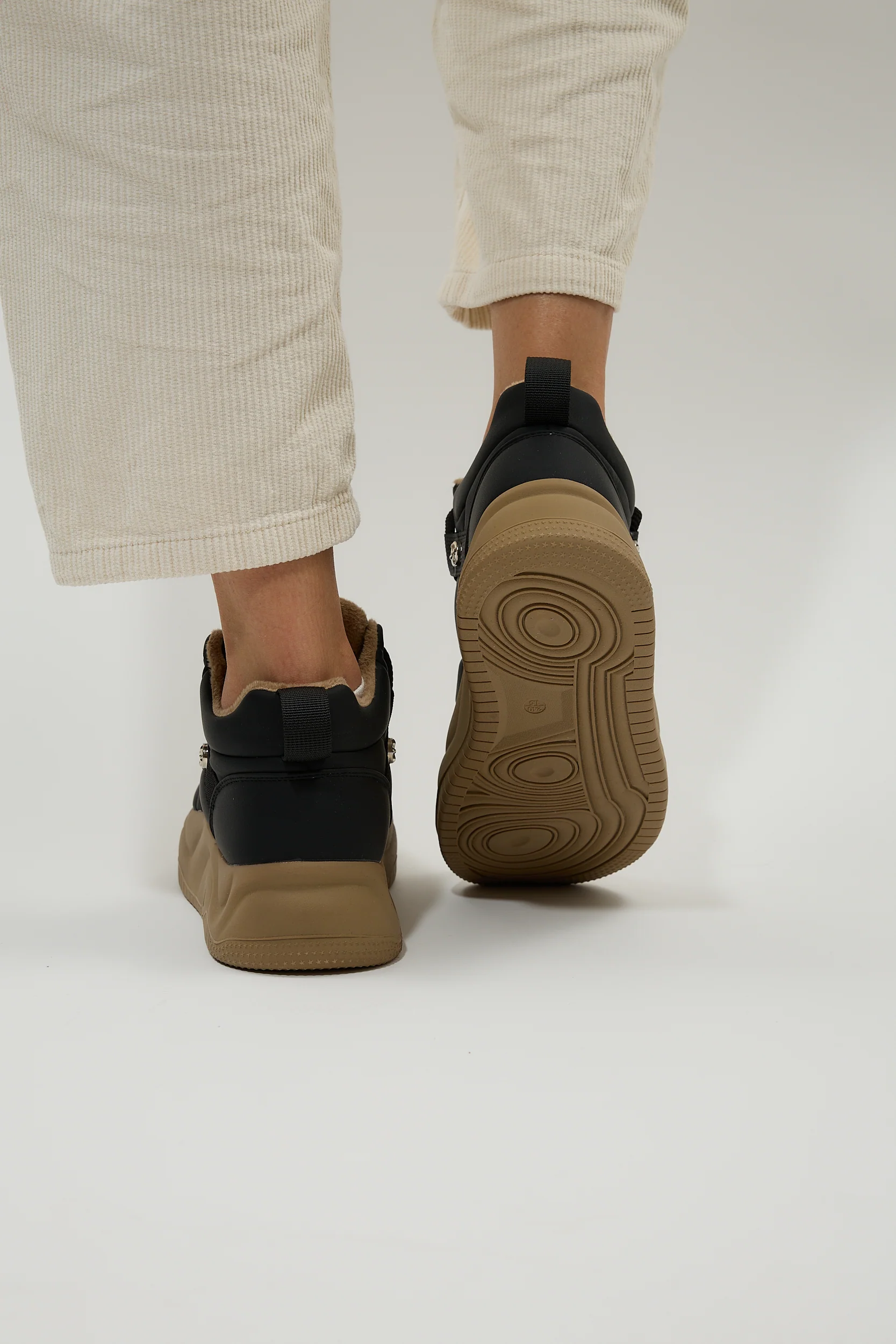 Obelia Black - Image 10