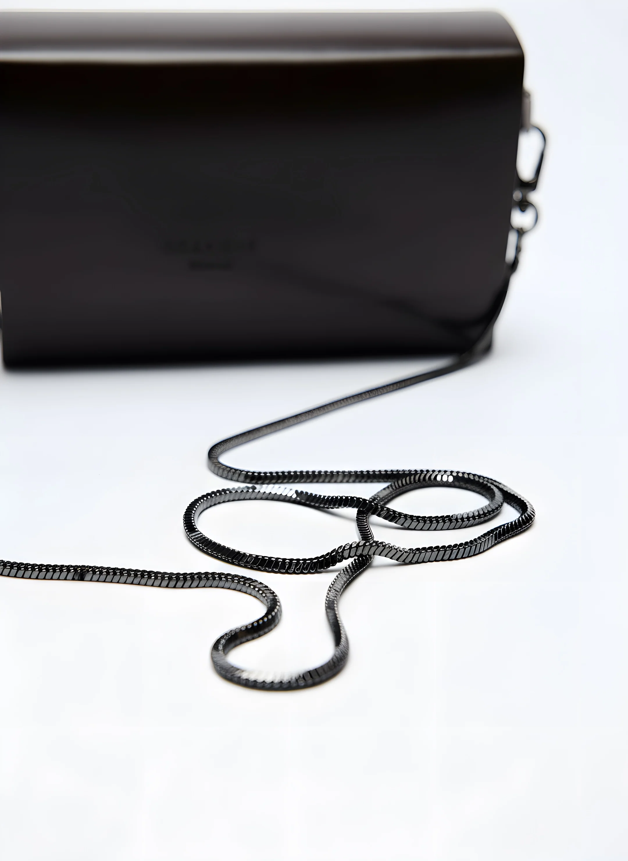 Olivi Black - Image 3