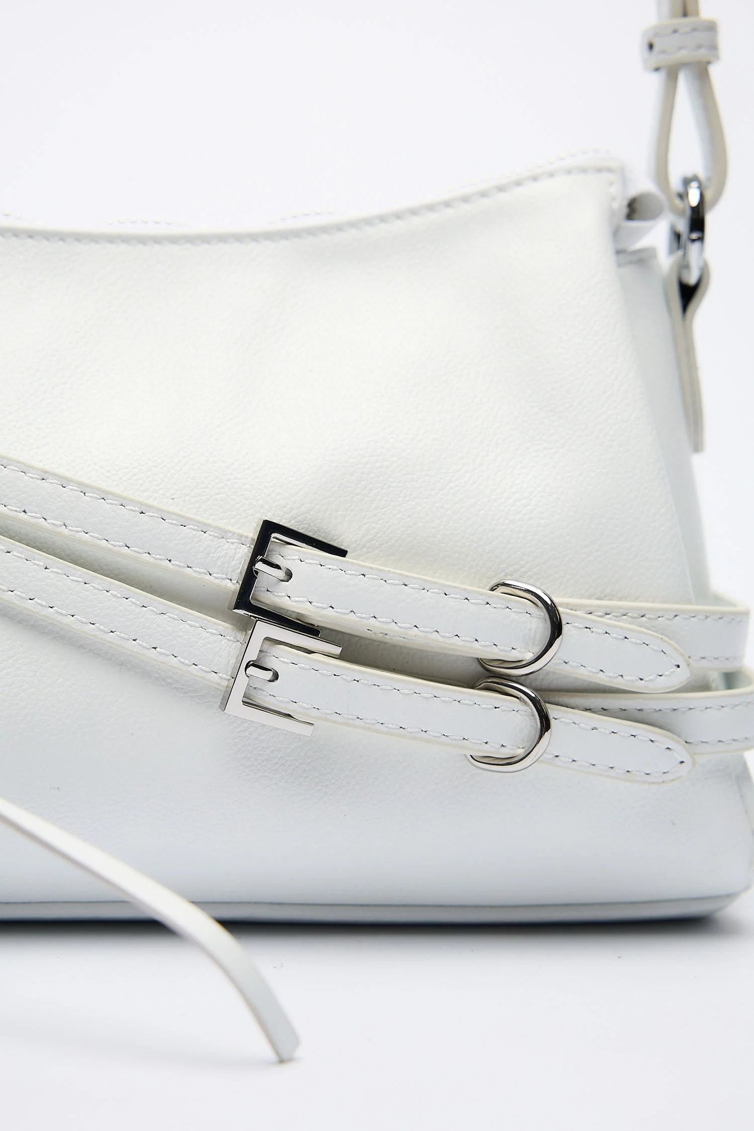 Ollie White - Image 4