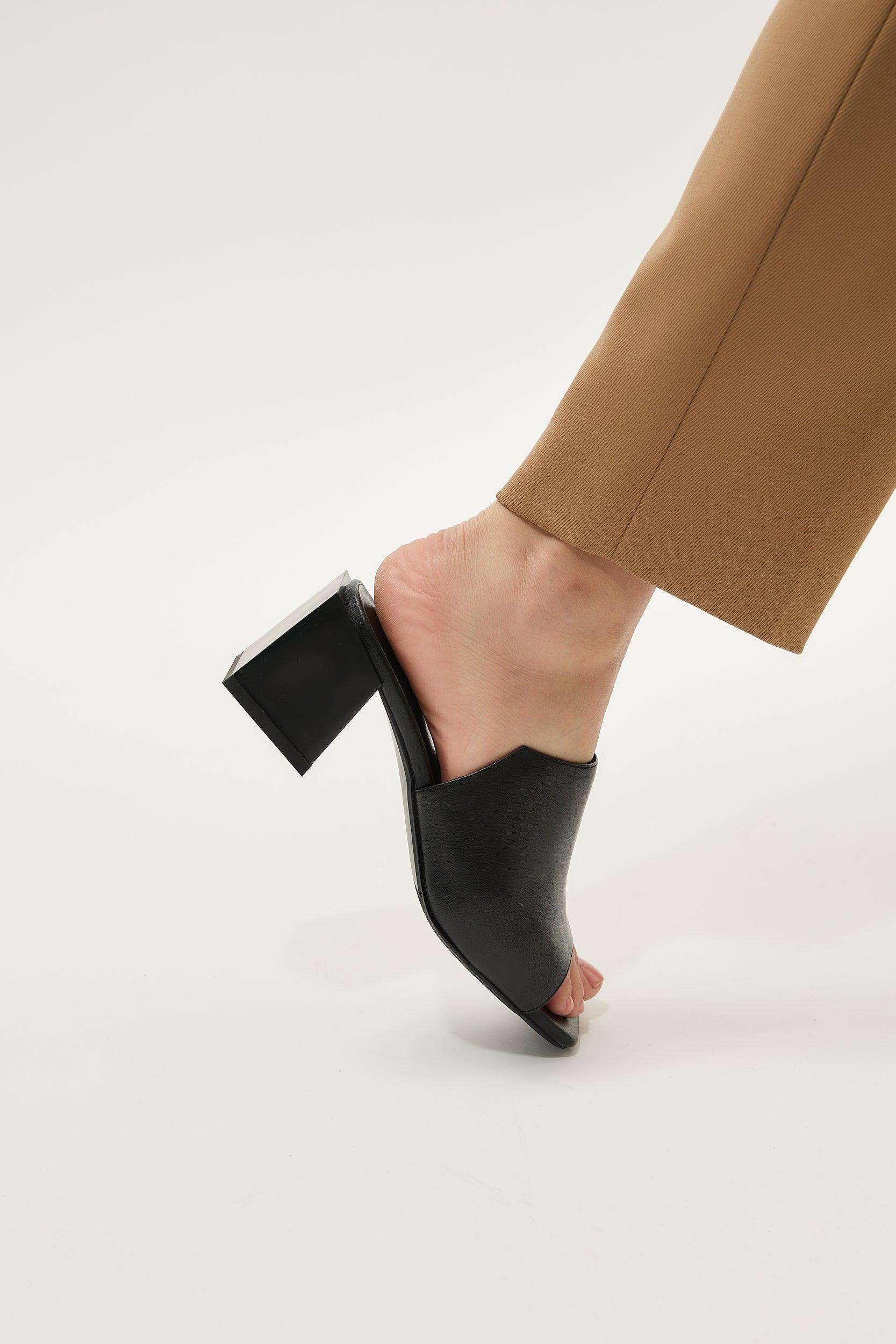 Paloma Black - Image 6