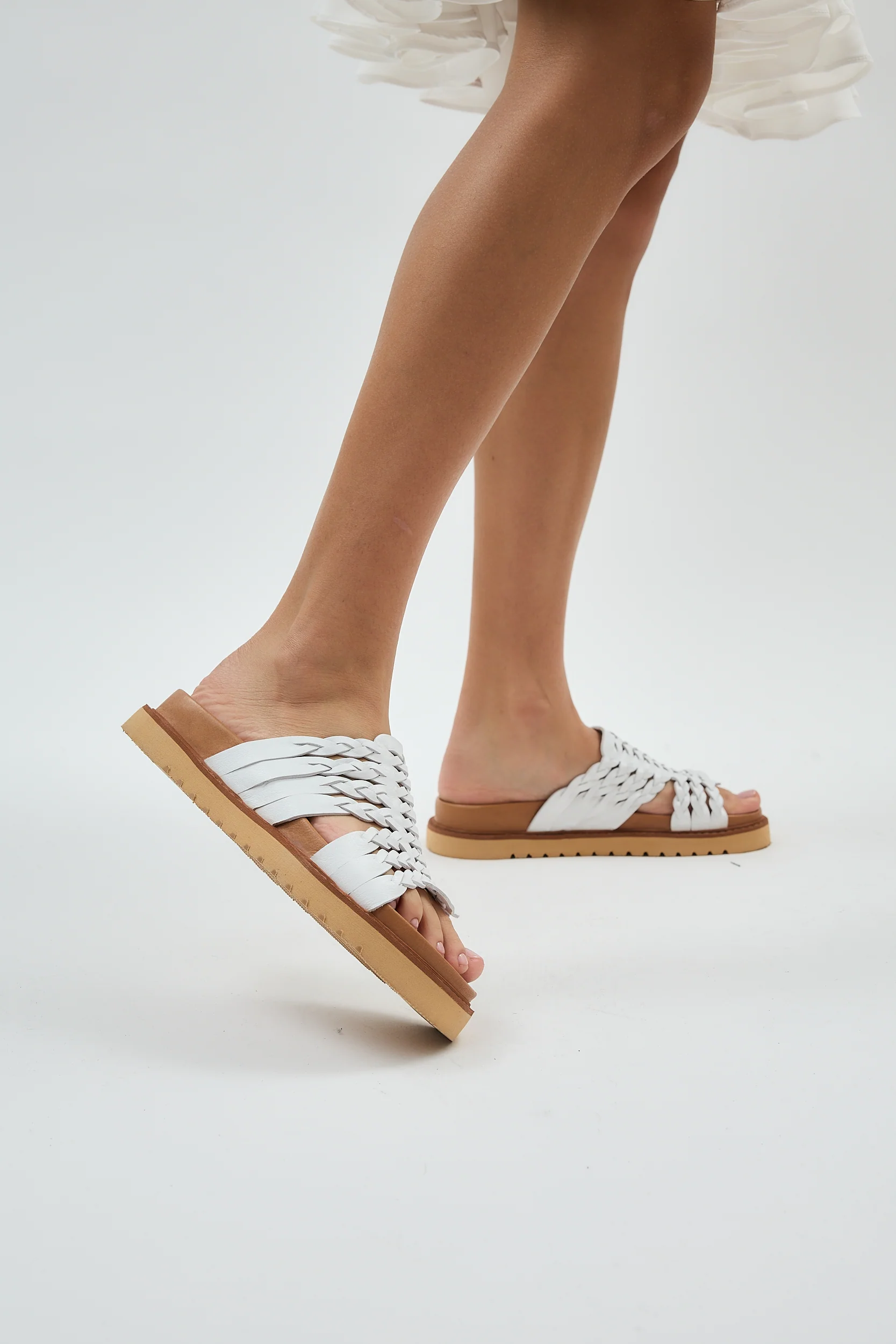 Petra White - Image 14