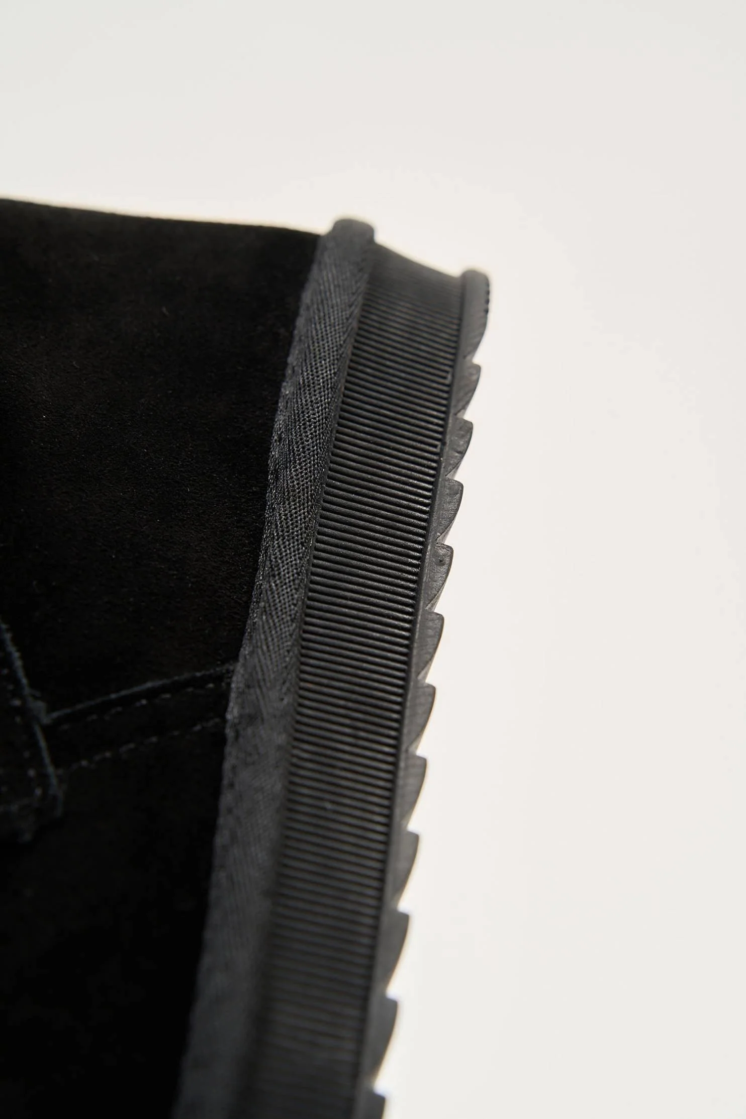 Puff Buckle Black - Image 10