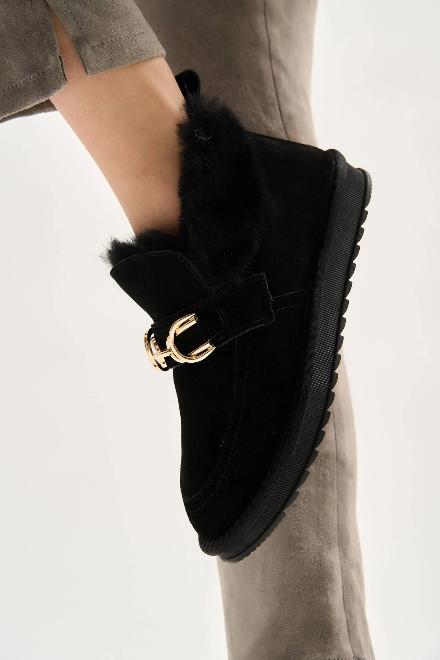 Puff Buckle Black - Image 6