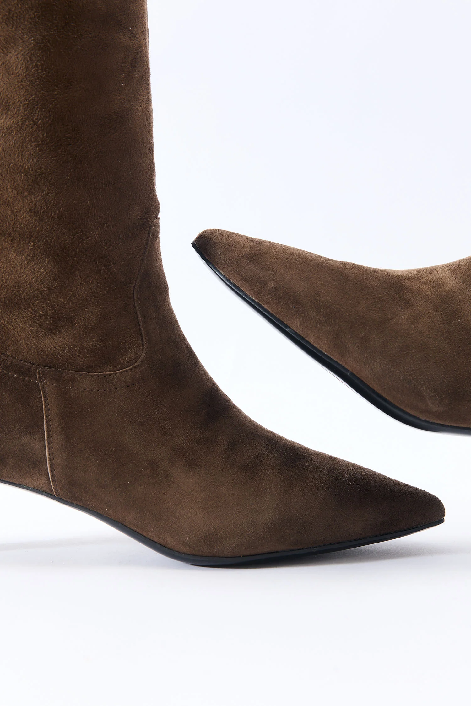 Rasile Brown - Image 6