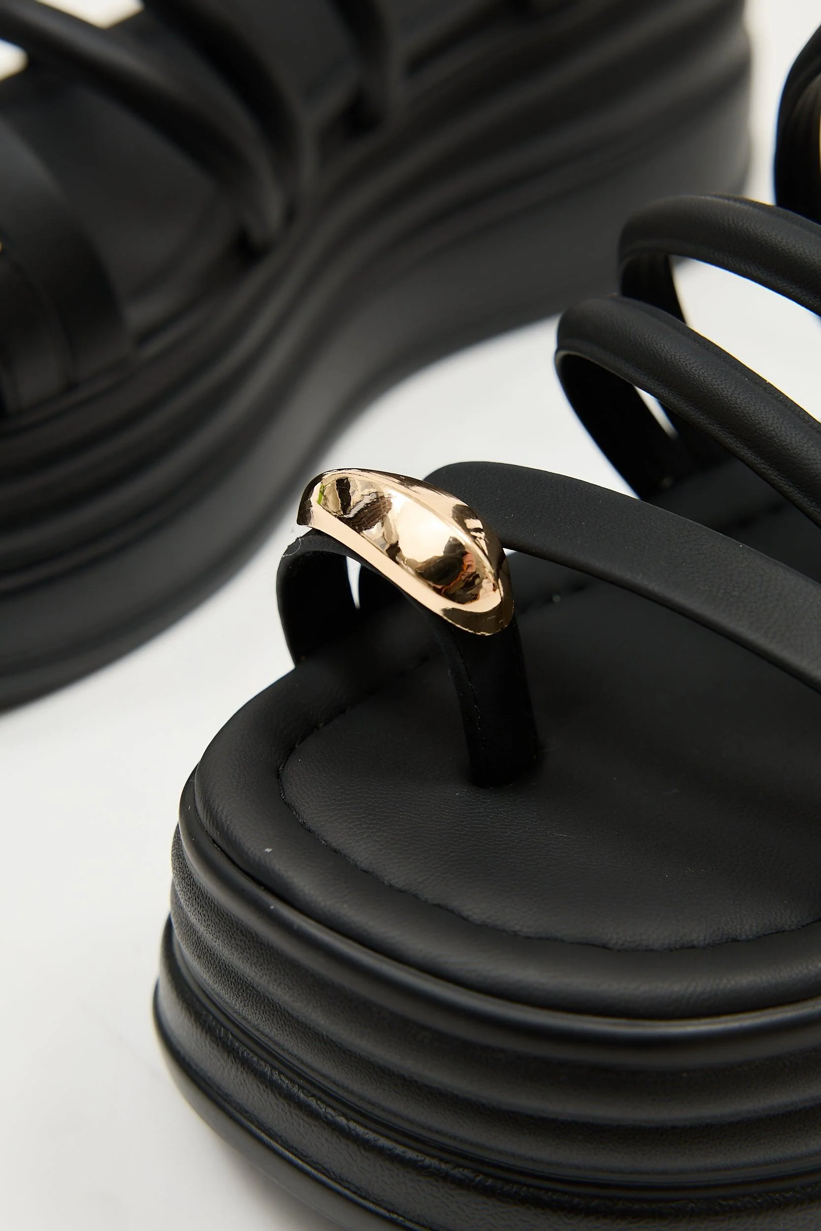 Rosa Black - Image 7
