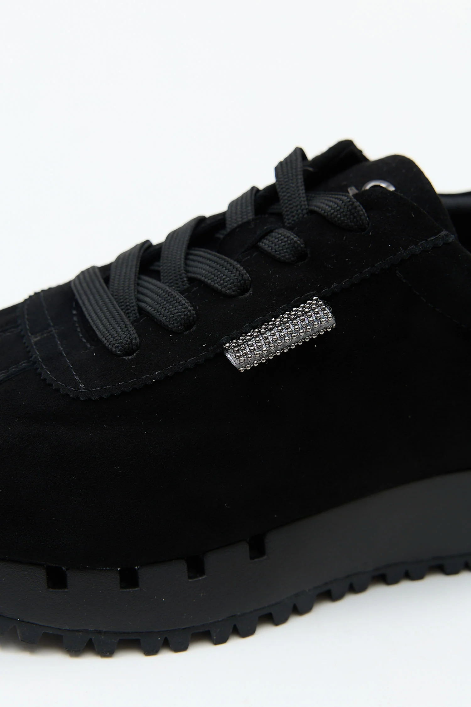 Roswyn Black - Image 2