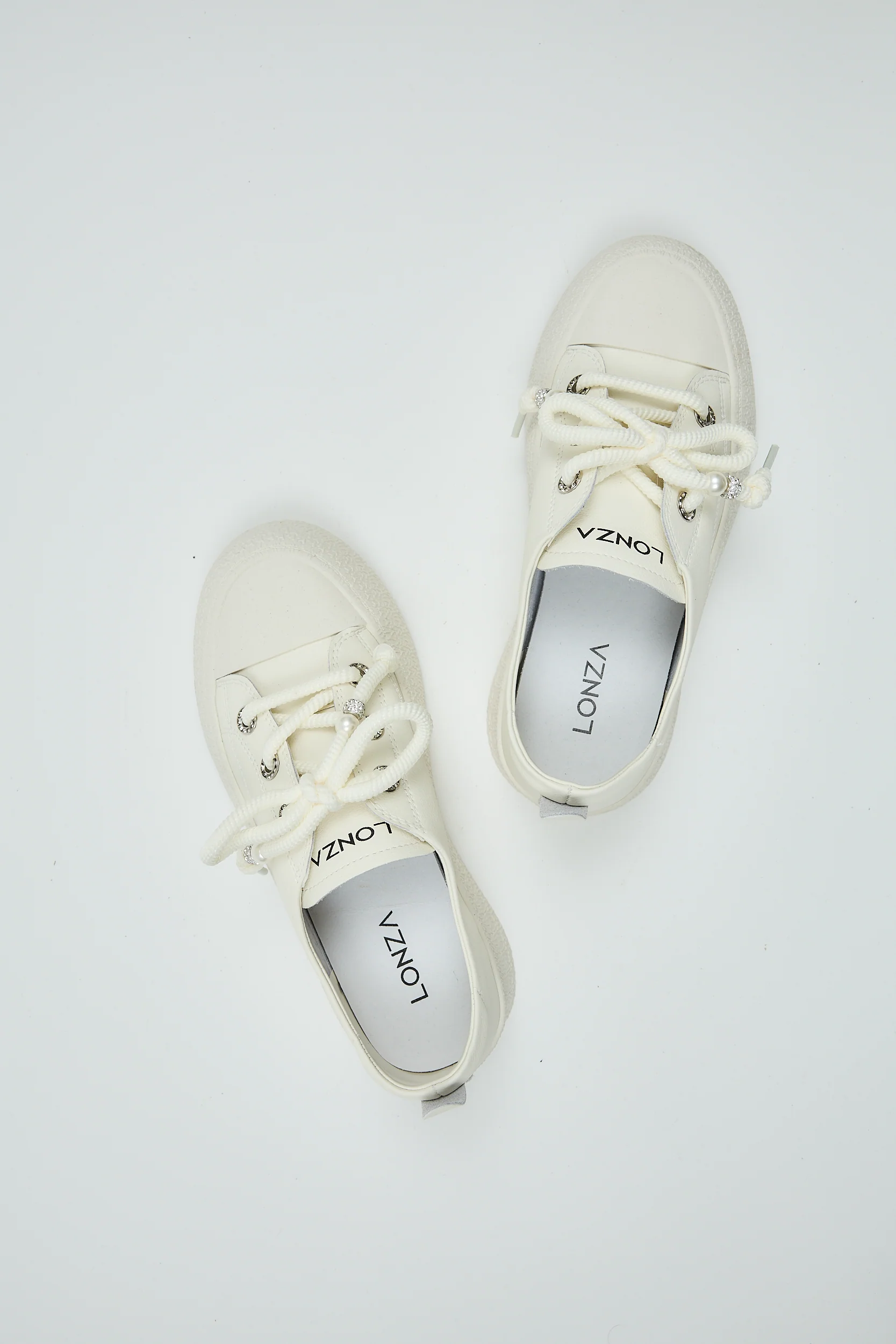 Sahale White - Image 7