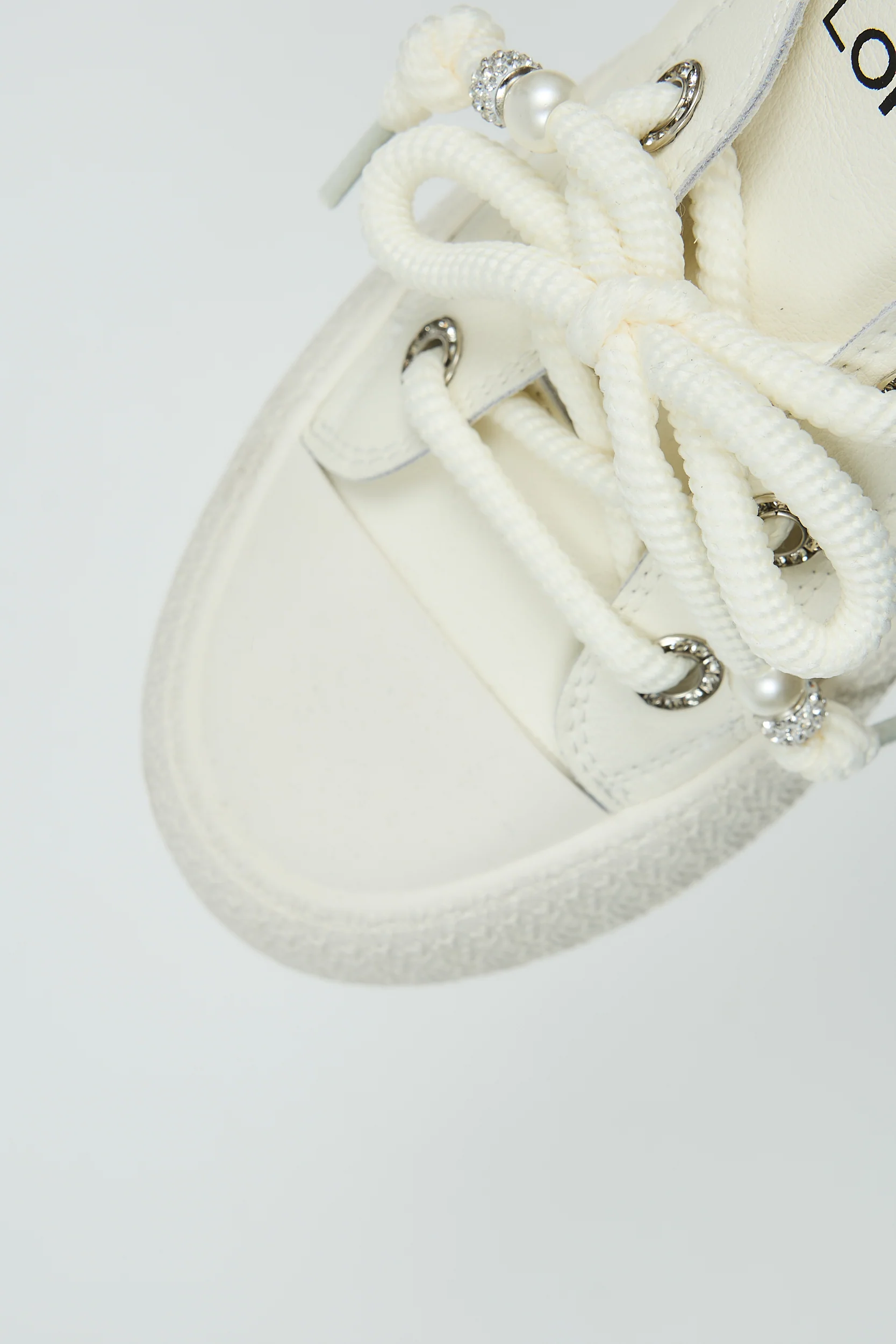 Sahale White - Image 9