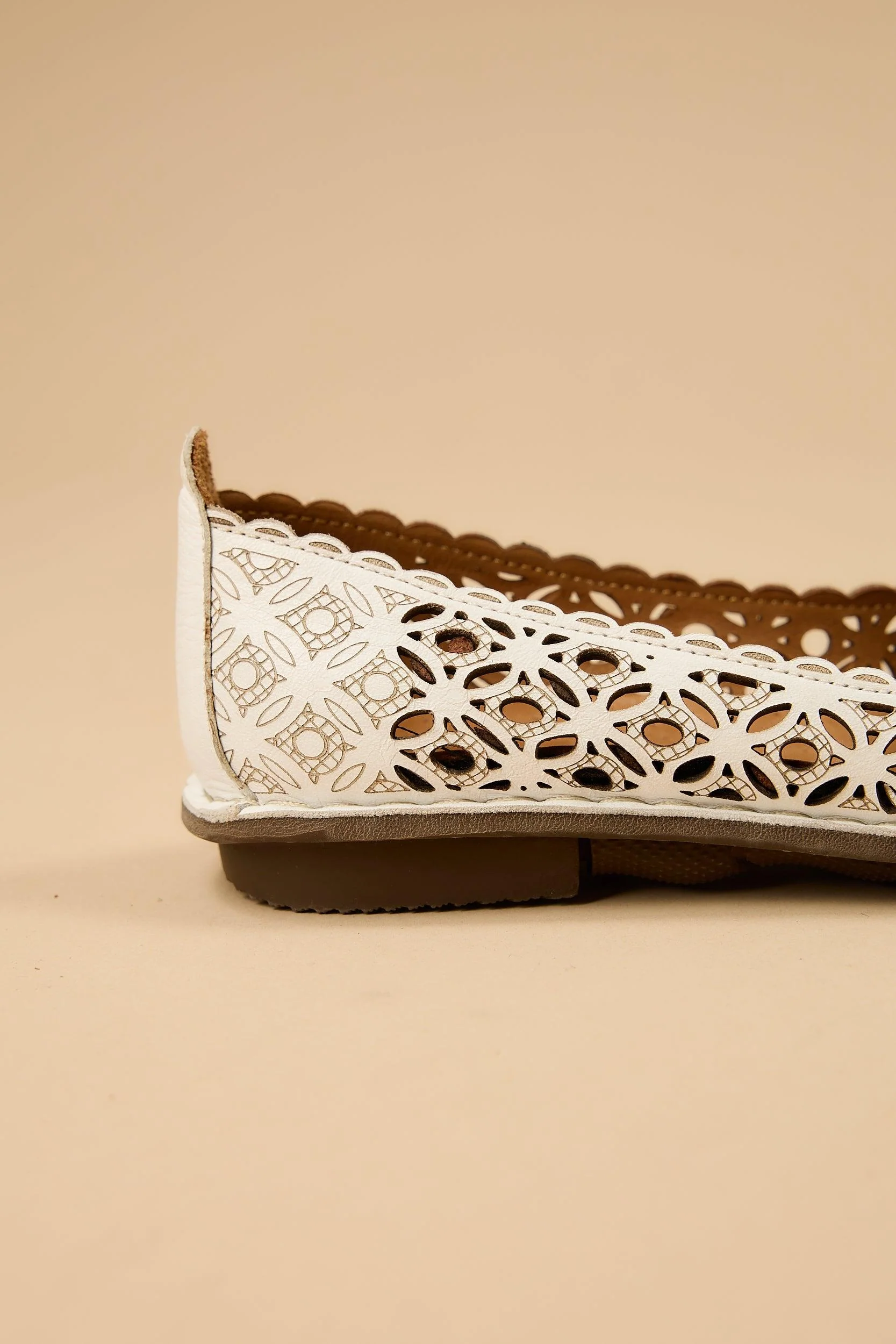 Serenade White - Image 9