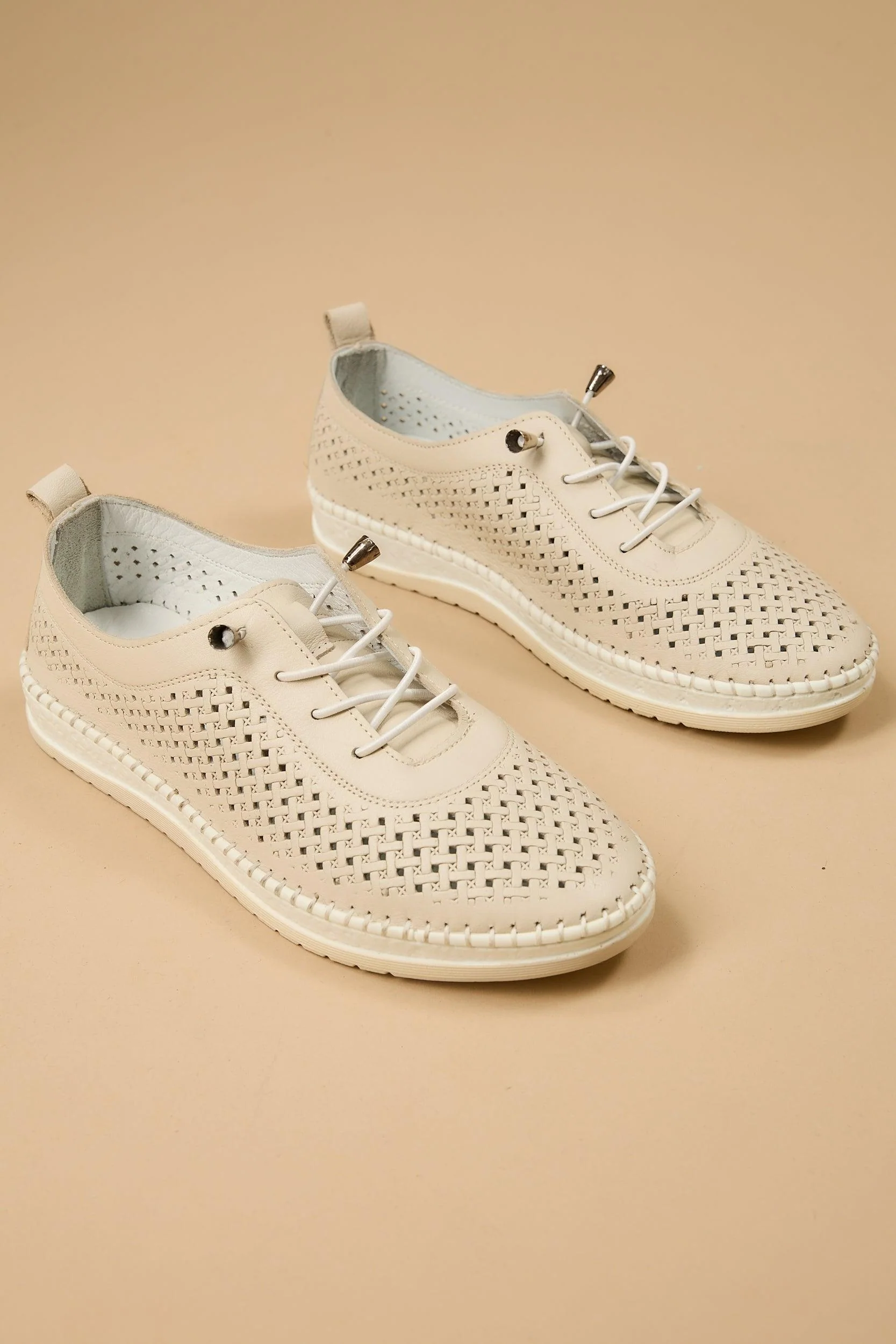 Shoella Beige - Image 10