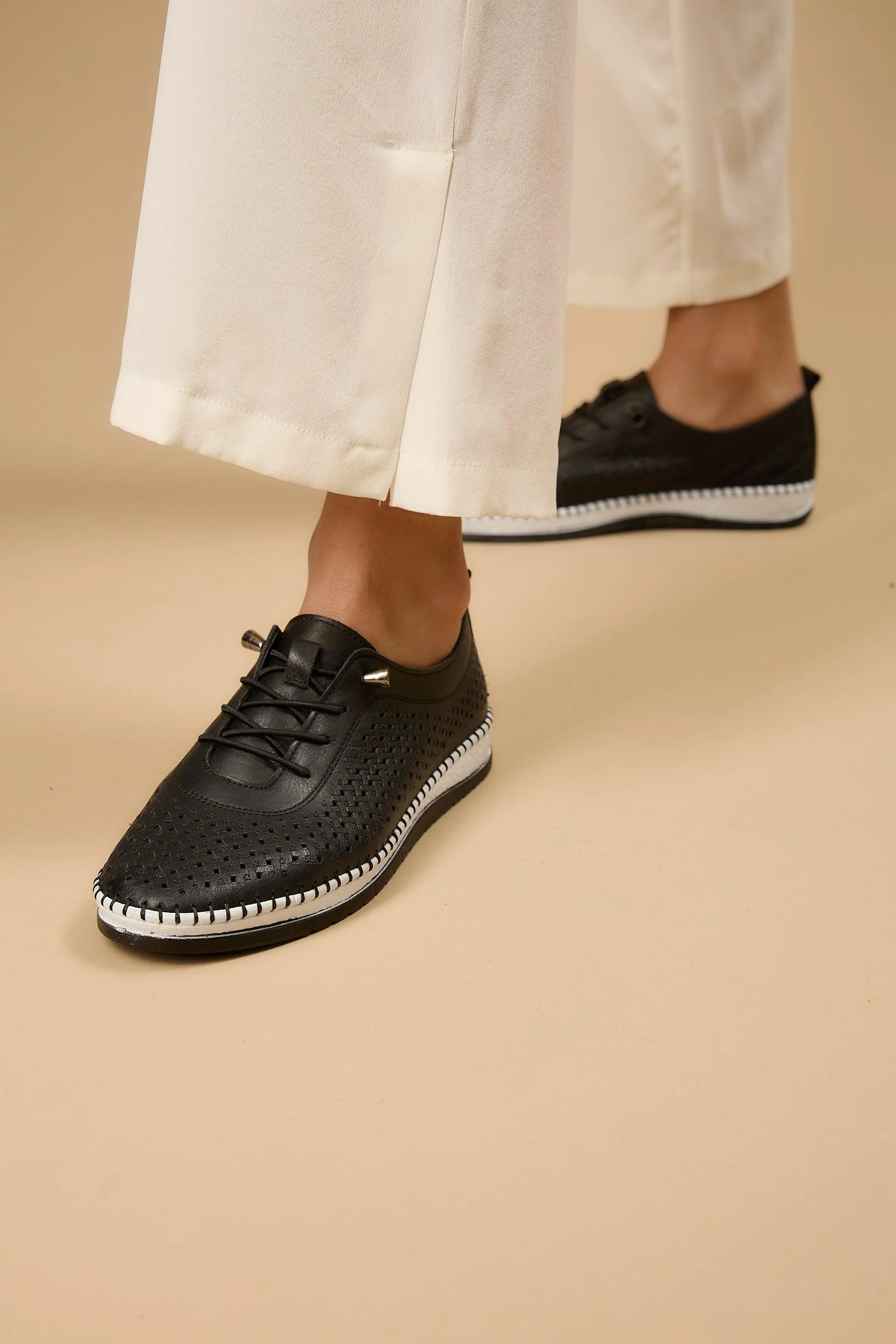 Shoella Black - Image 4
