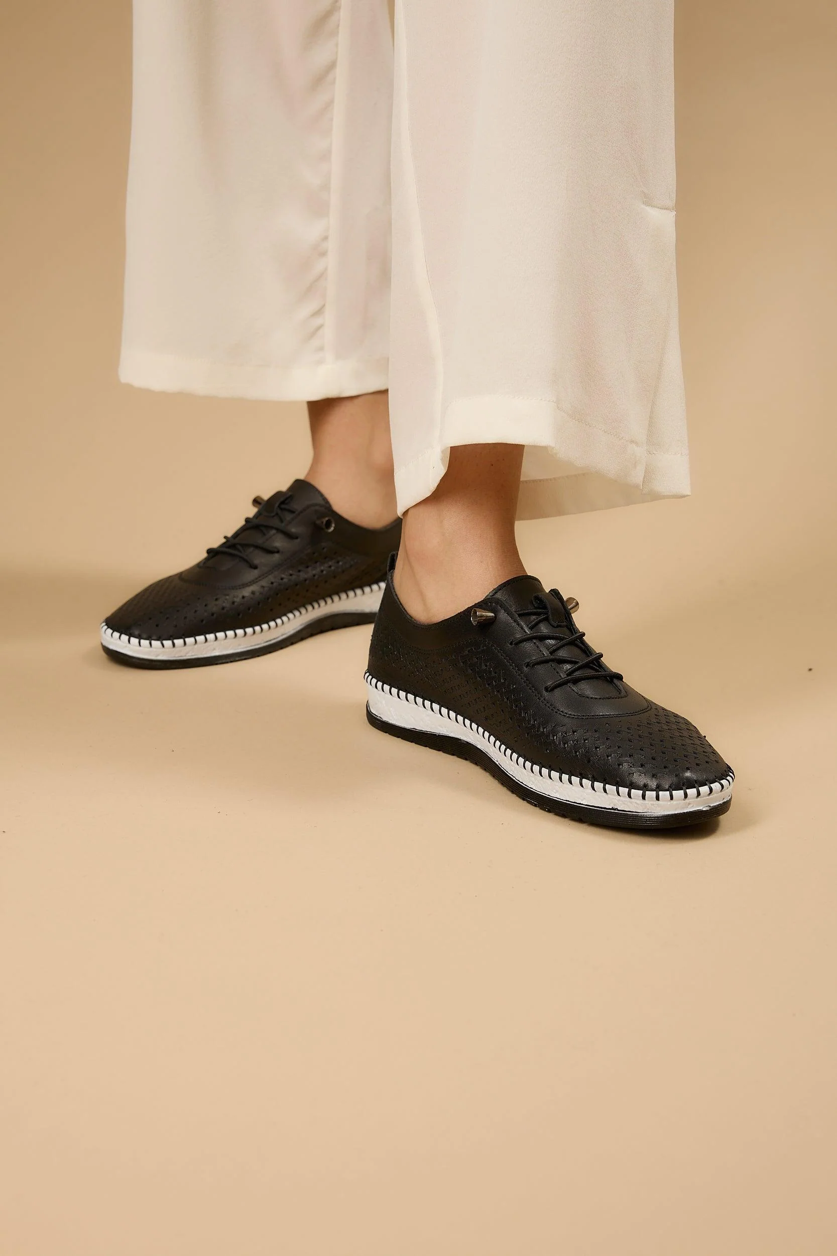 Shoella Black - Image 7
