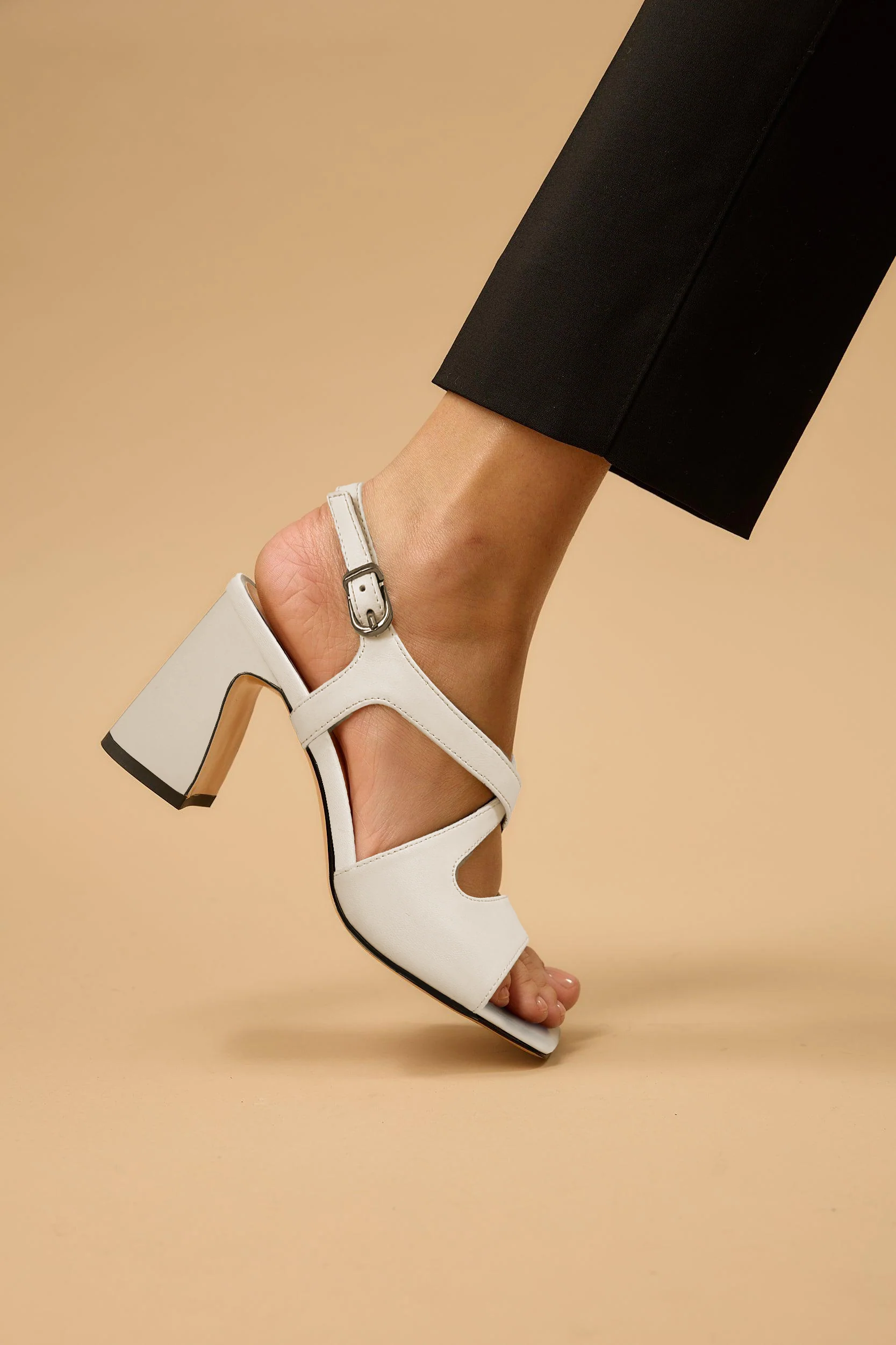 Silvia White - Image 4