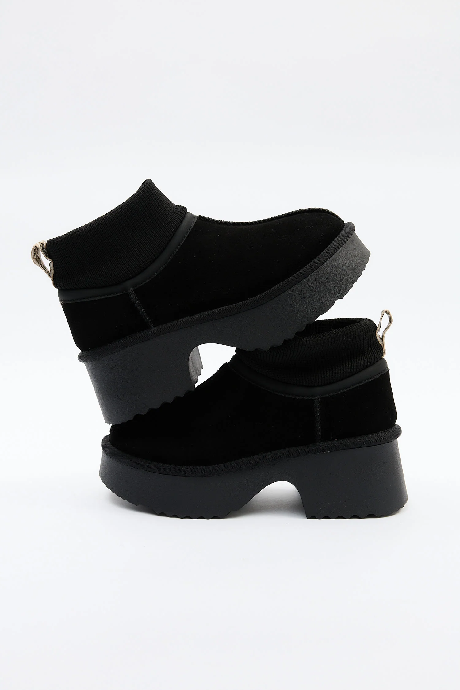 Sorrelle Black - Image 4