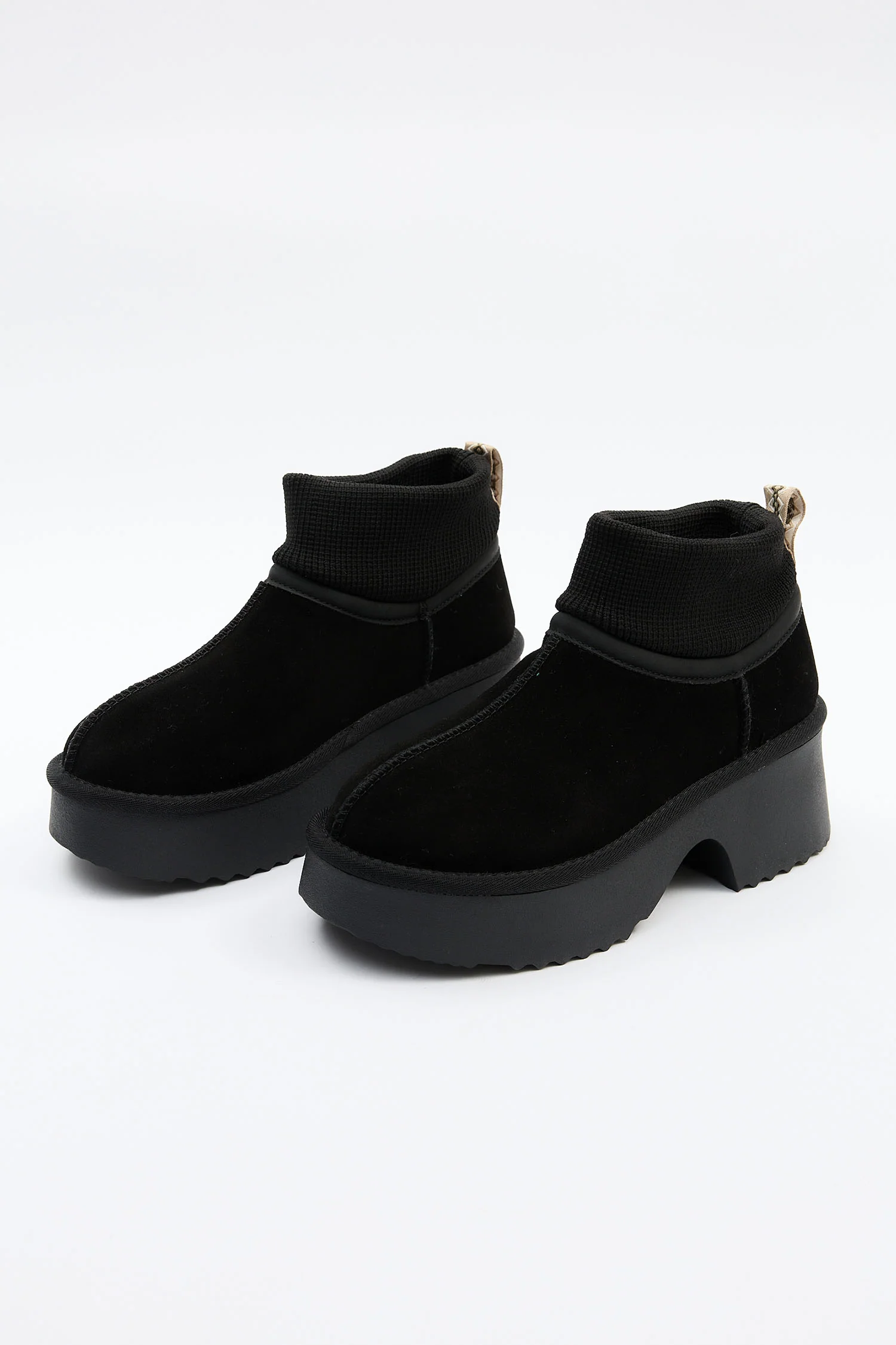 Sorrelle Black - Image 5