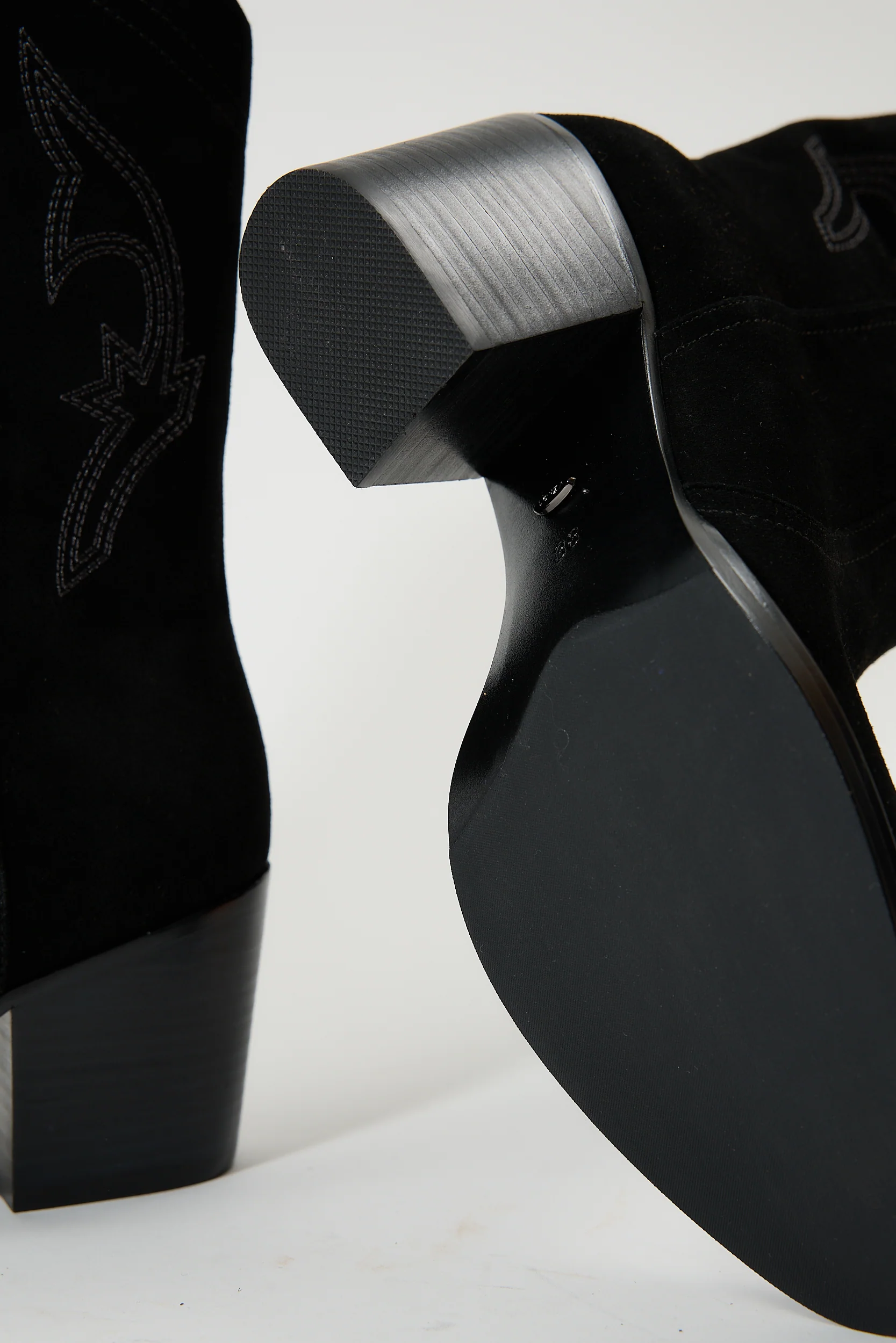 Sterope Suede - Image 5