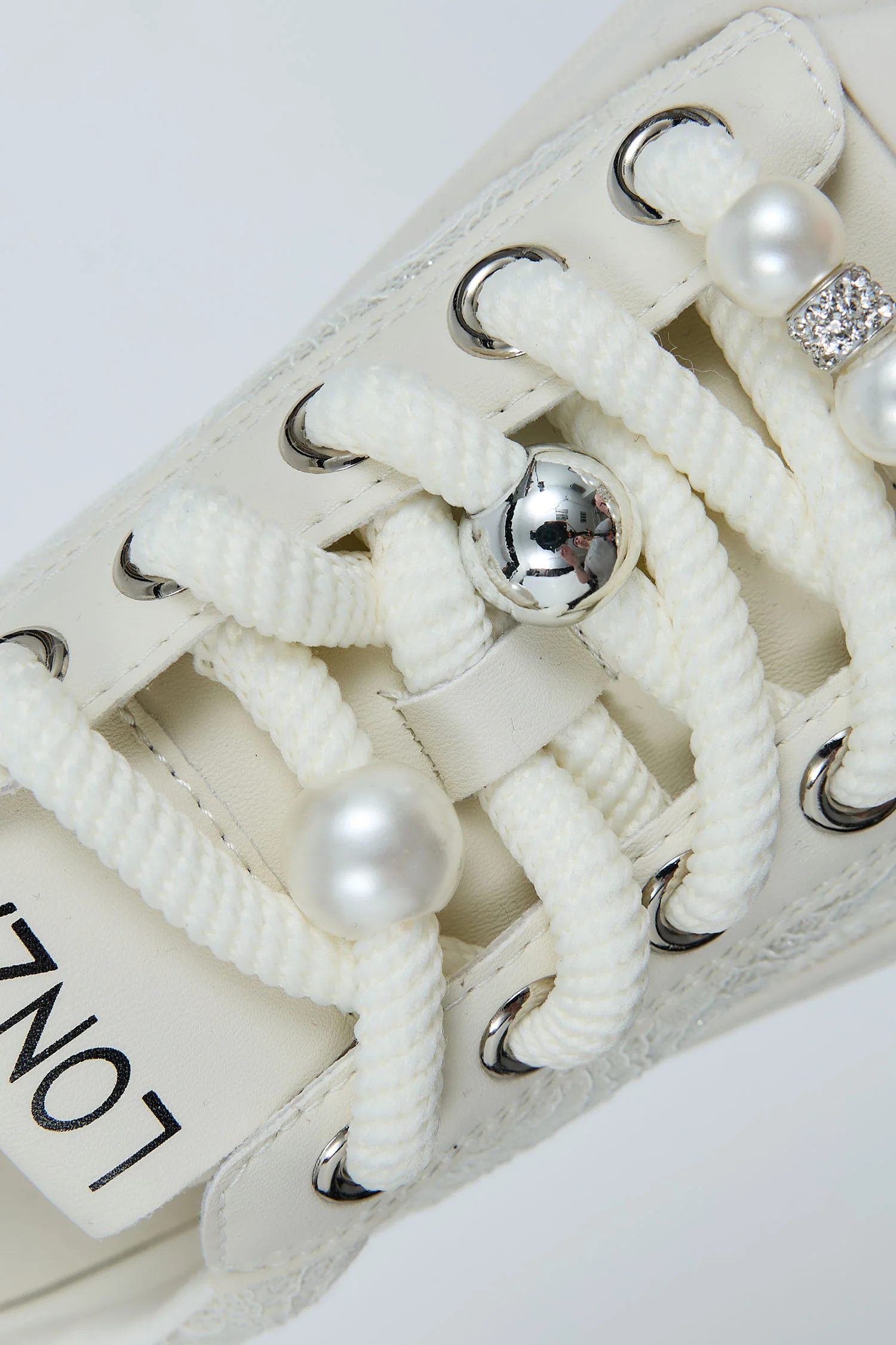 Synda White - Image 6