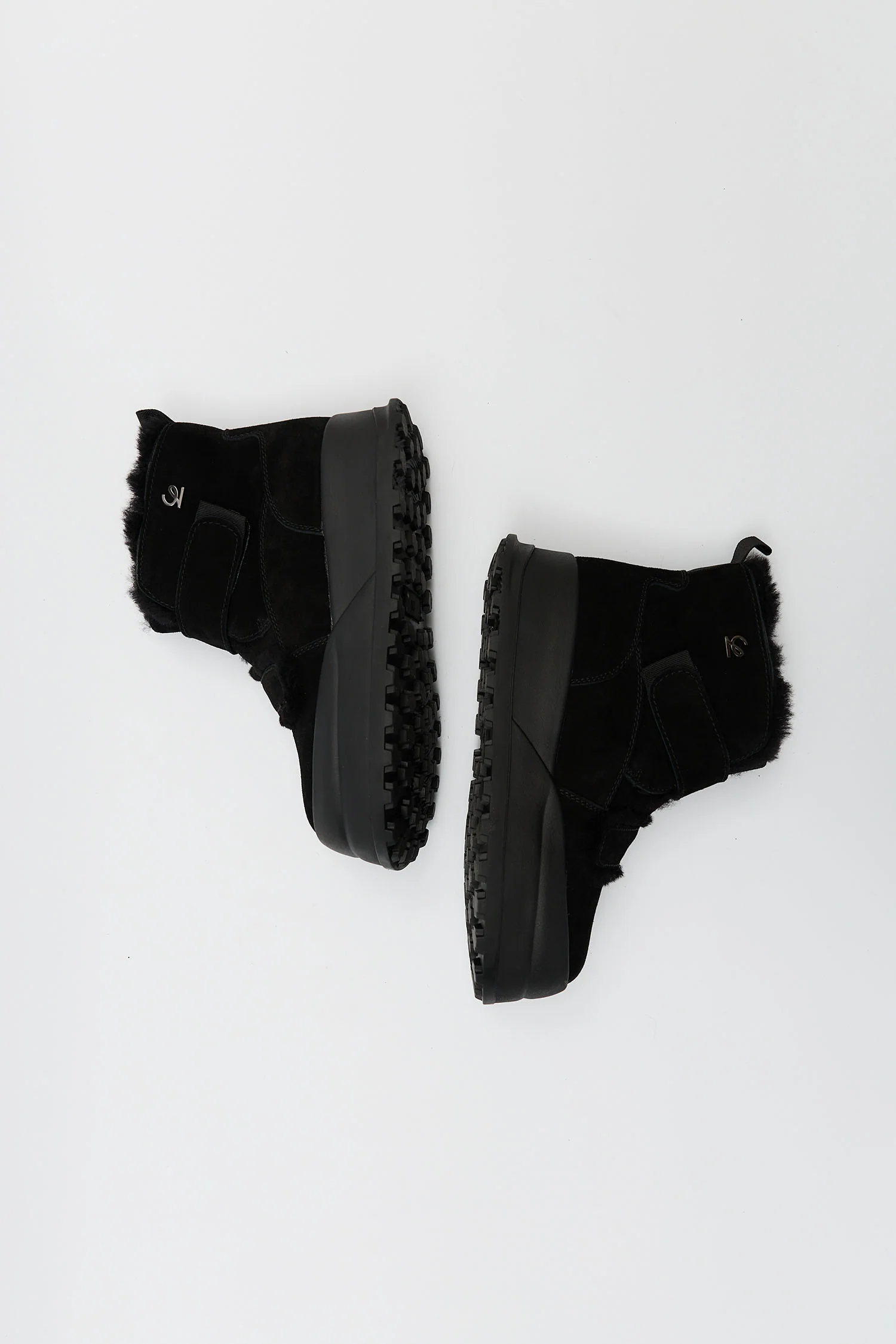 Temi Black - Image 6