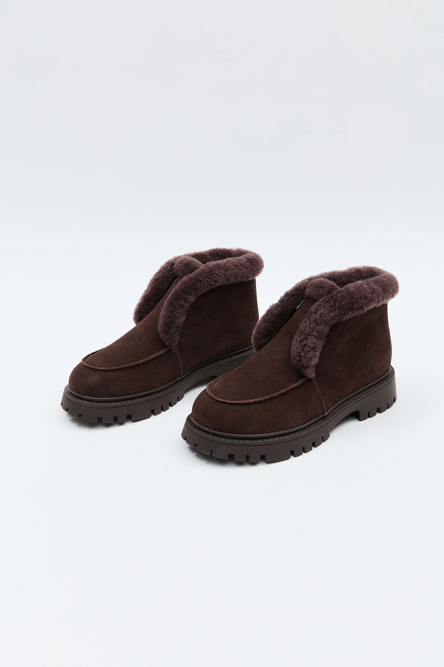 Vail Brown - Image 3