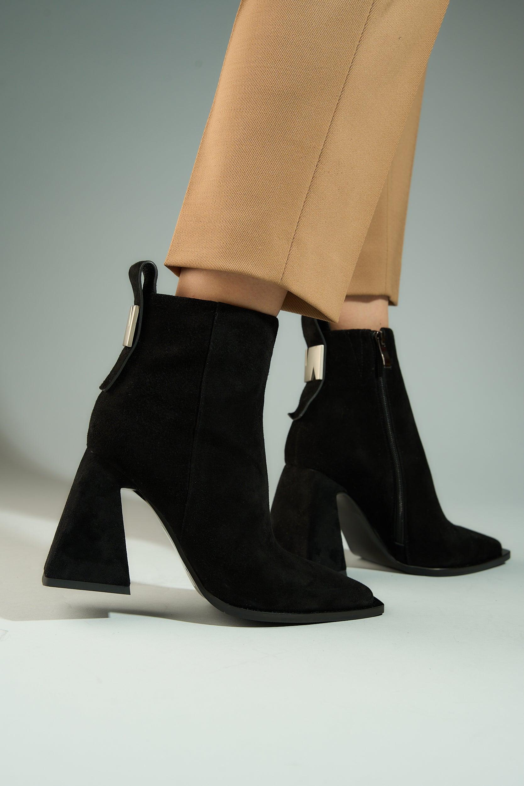 Vanessa Suede - Image 3