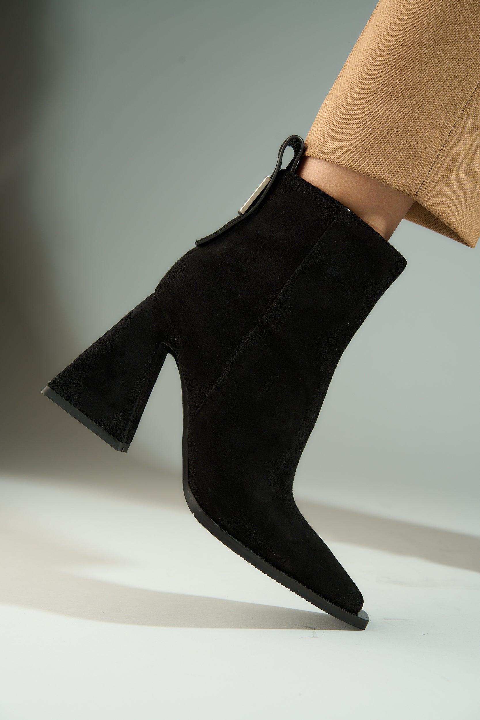 Vanessa Suede - Image 5